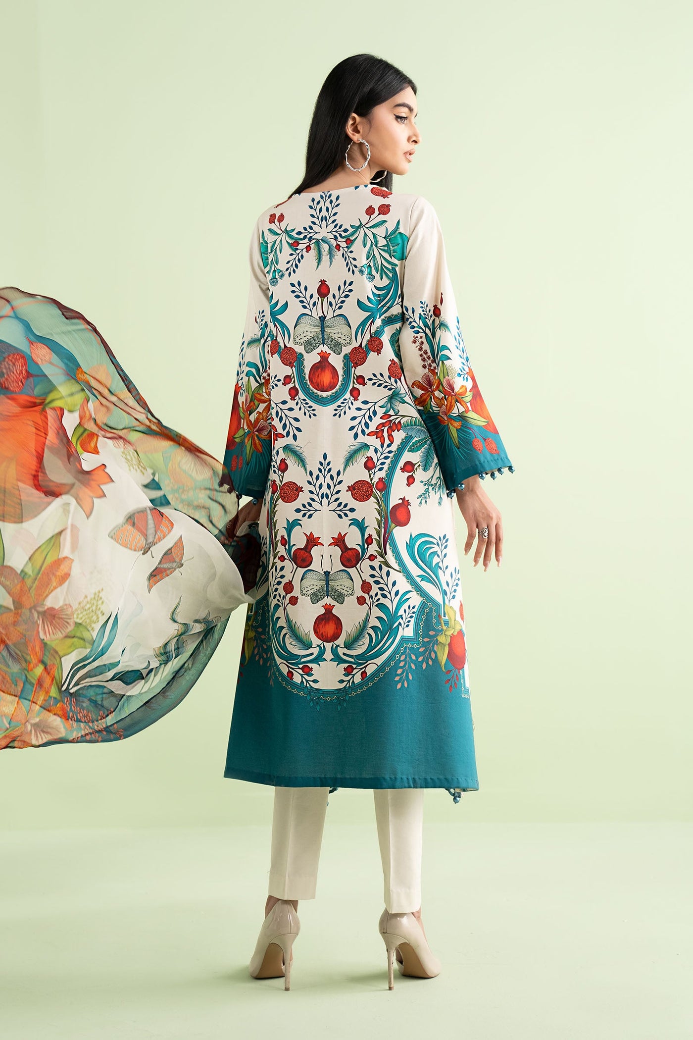 3 Piece Embroidered Lawn Suit