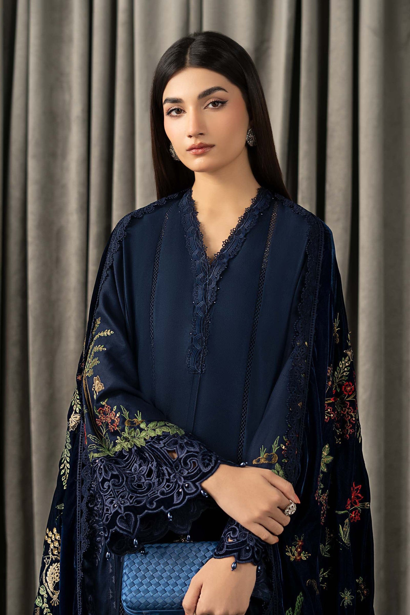 https://cdn.shopify.com/s/files/1/0620/8788/9062/files/D-12Closeup_E_184a8fd3-99cb-4b73-bae2-ef24000ab273.jpg?v=1765198009
