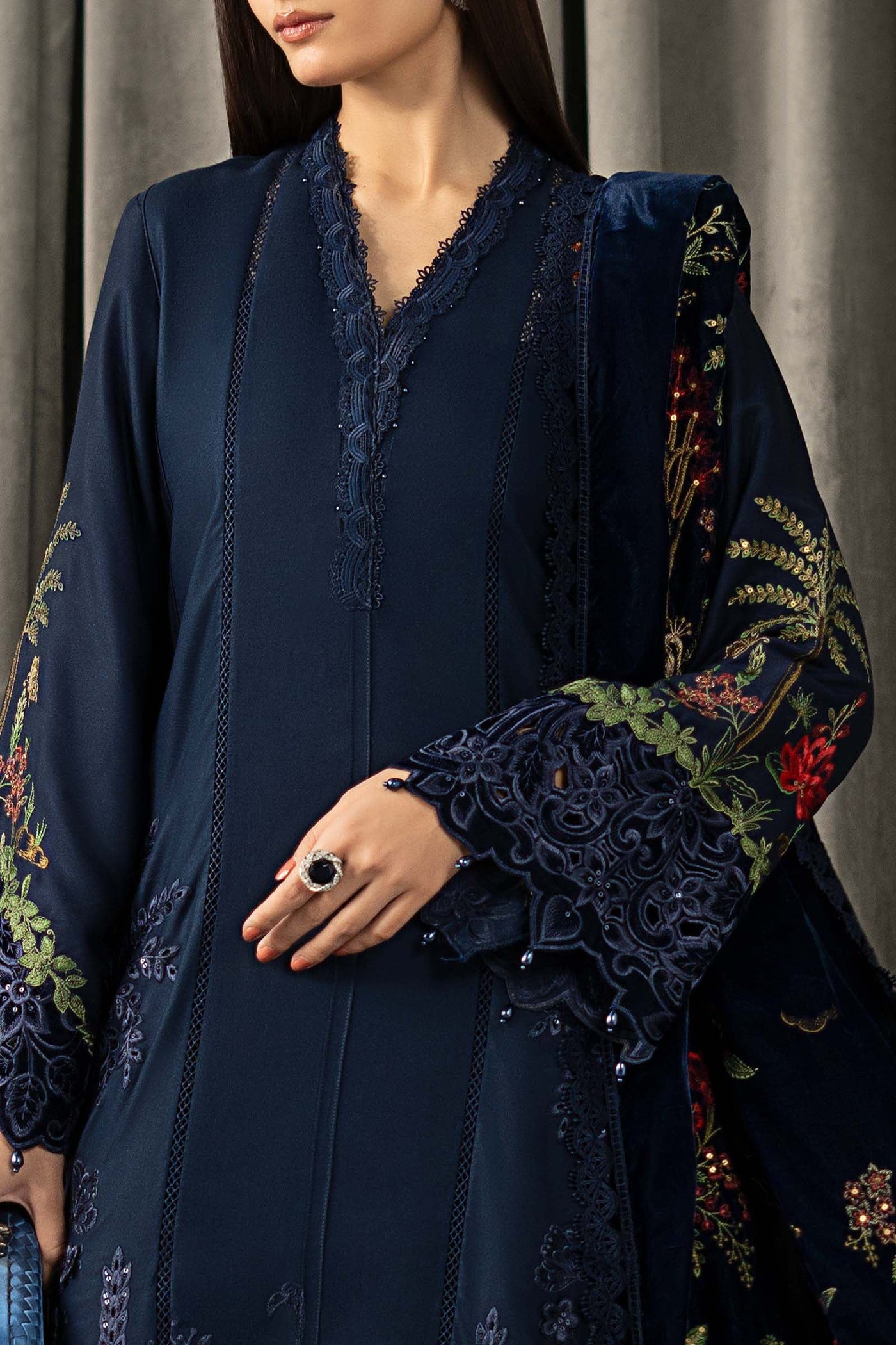 https://cdn.shopify.com/s/files/1/0620/8788/9062/files/D-12Closeup_F_64305a5b-708e-4e87-9249-1eba270d7039.jpg?v=1765198009