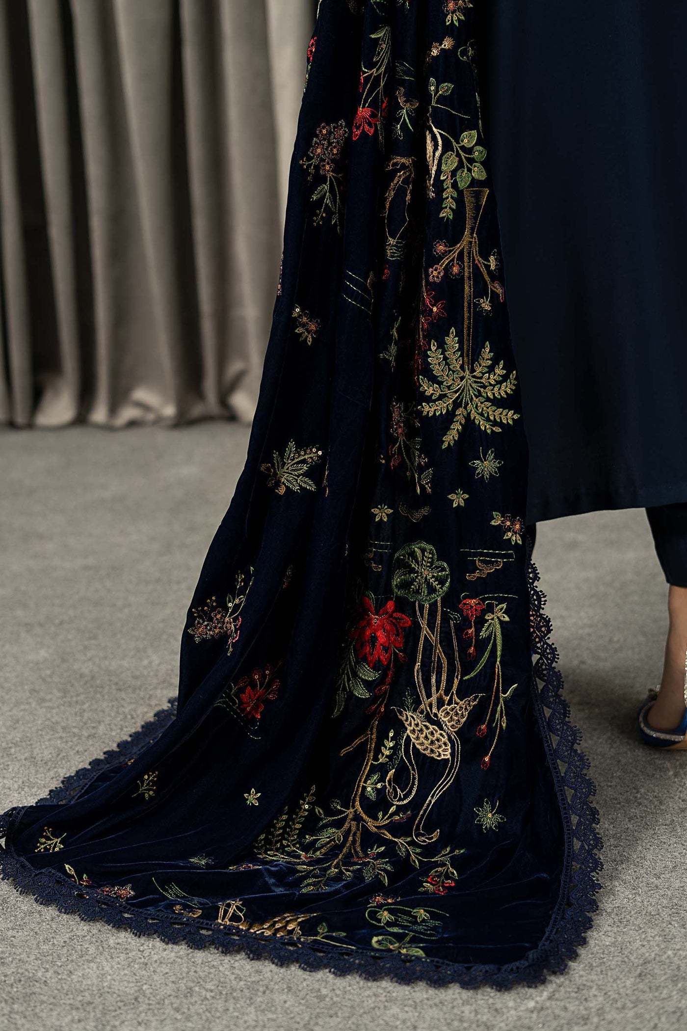 https://cdn.shopify.com/s/files/1/0620/8788/9062/files/D-12Closeup_I.jpg?v=1765198009