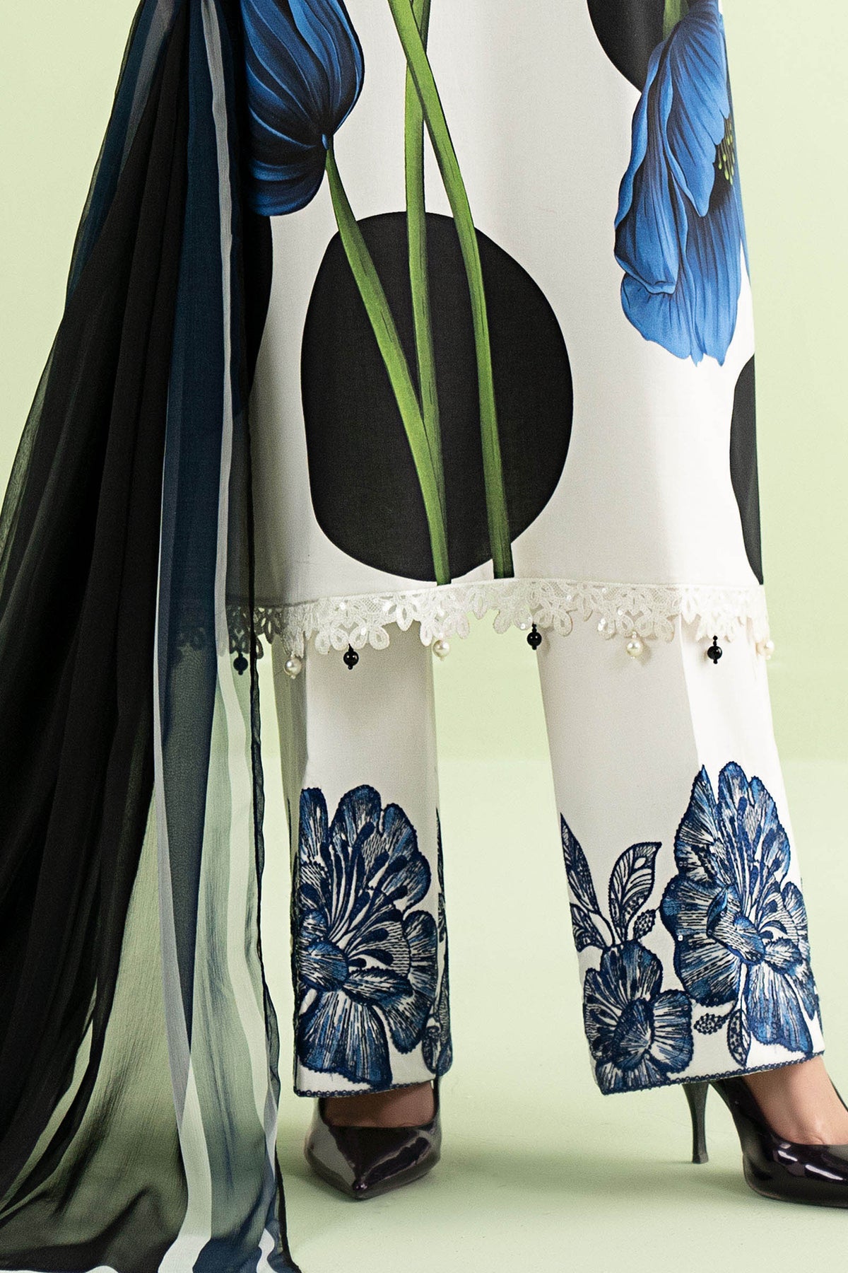 3 Piece Embroidered Lawn Suit
