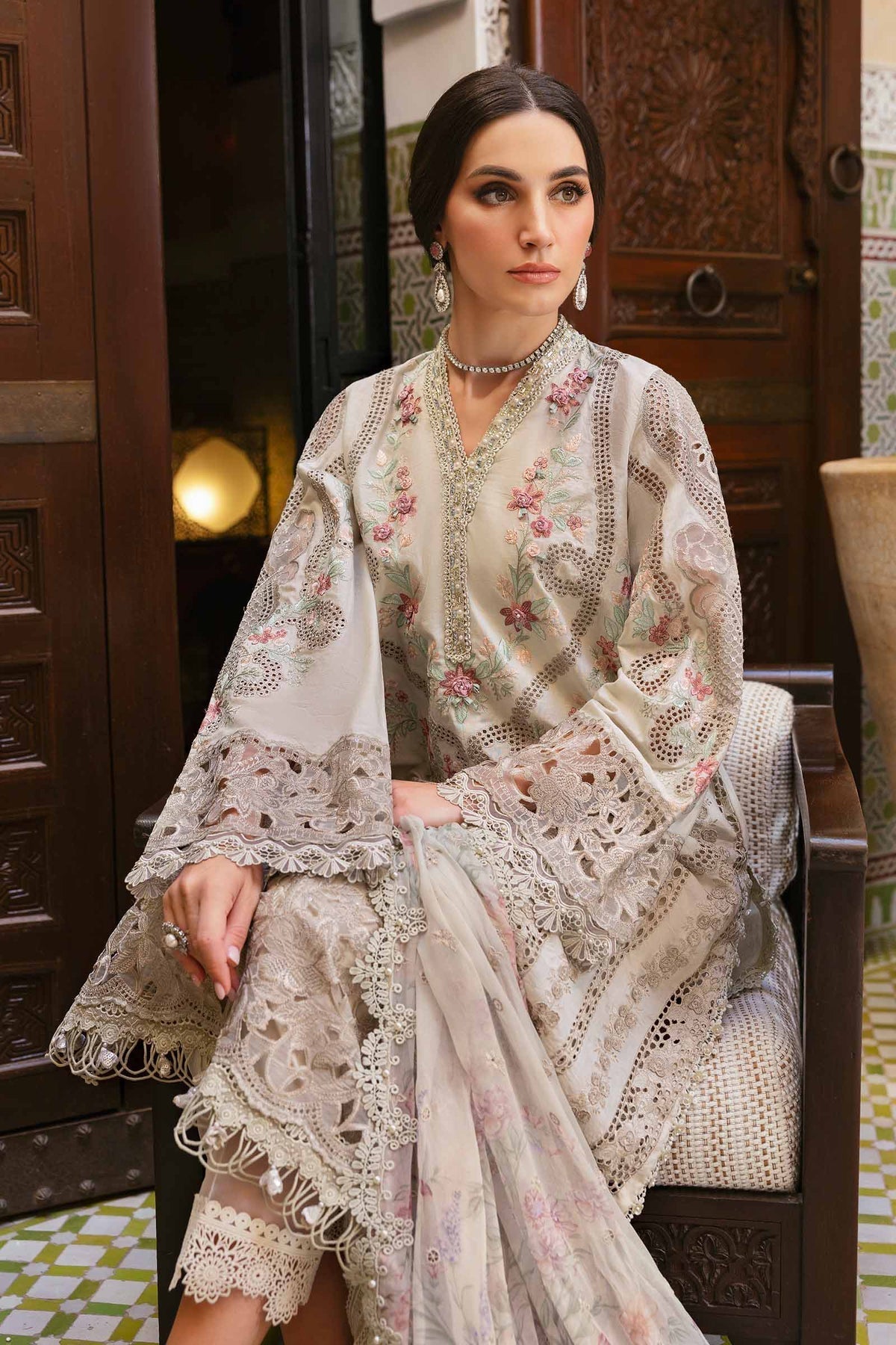 Maria B – D-2514-B Style