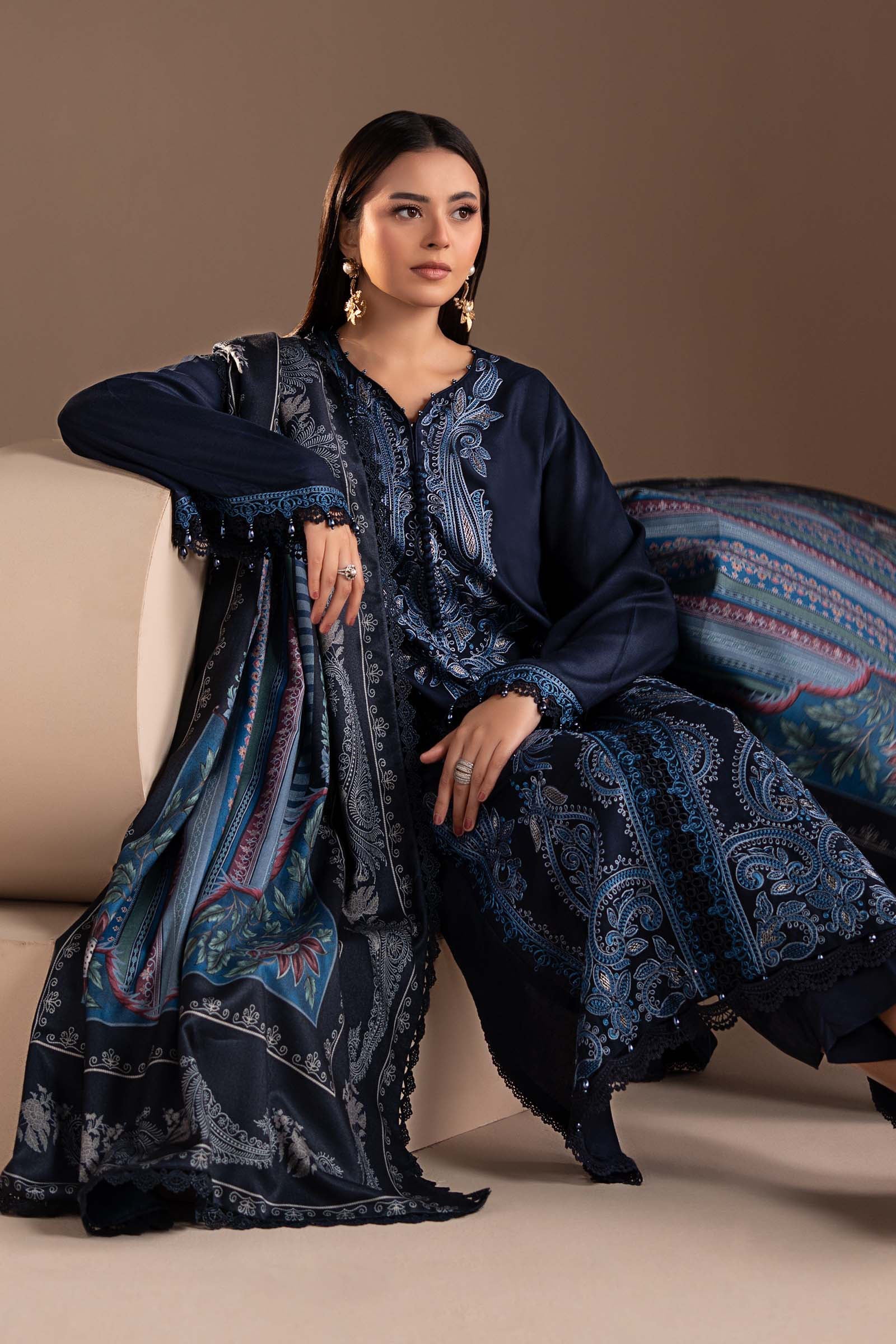 Embroidered Lace Fabric (1Pc)