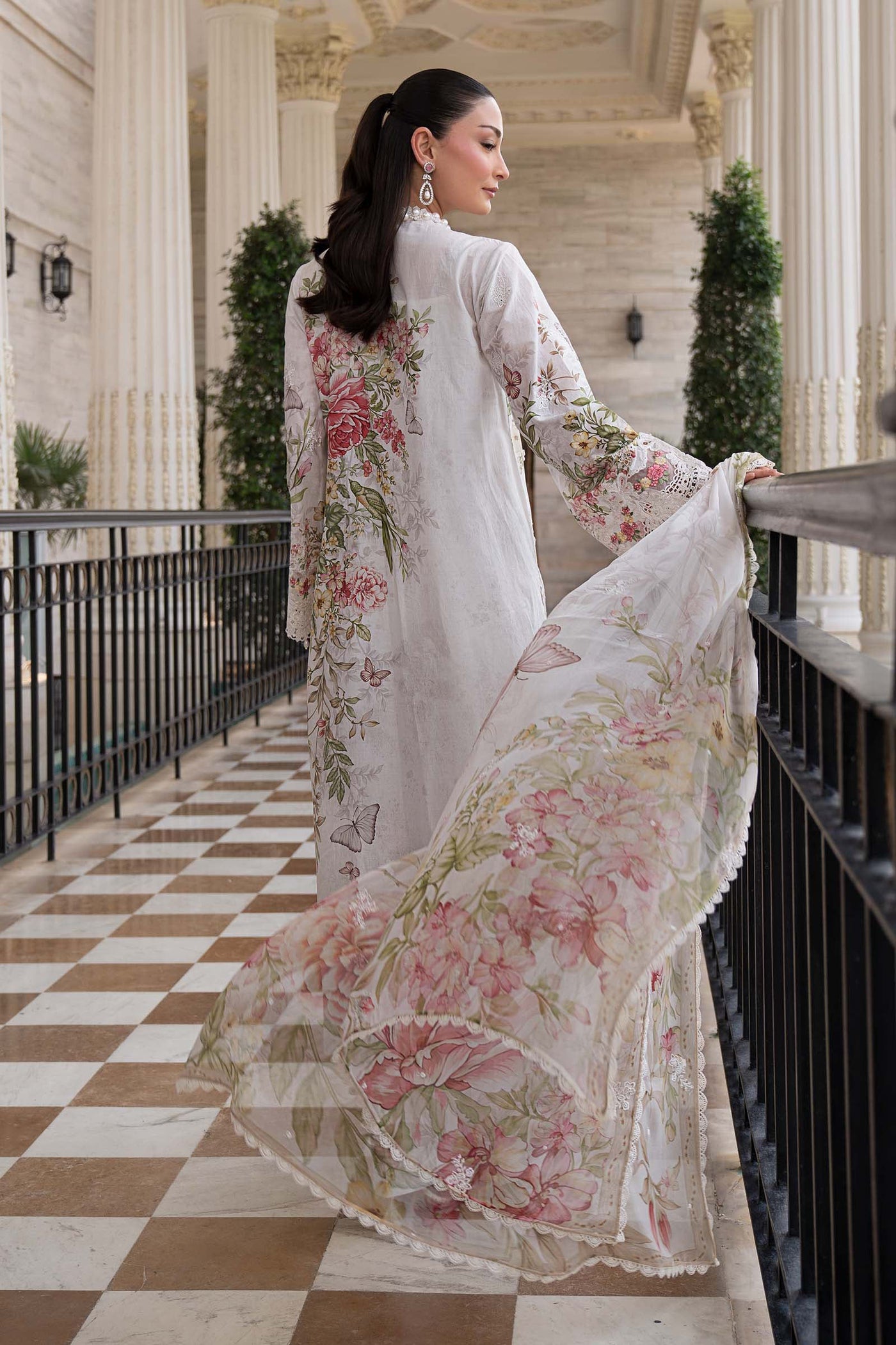3 Piece Embroidered Lawn Suit