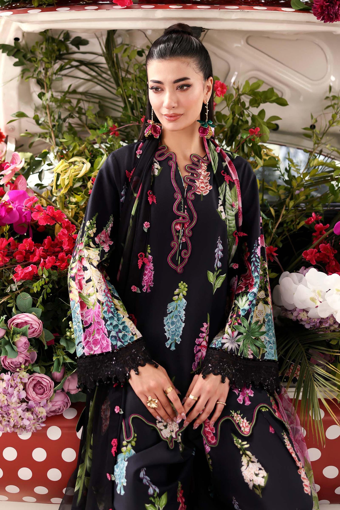 3 Piece Unstitched Embroidered Lawn Suit