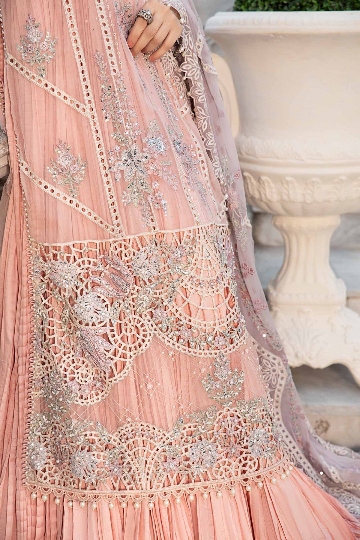 Emaan Adeel – MPC-24-106 Style