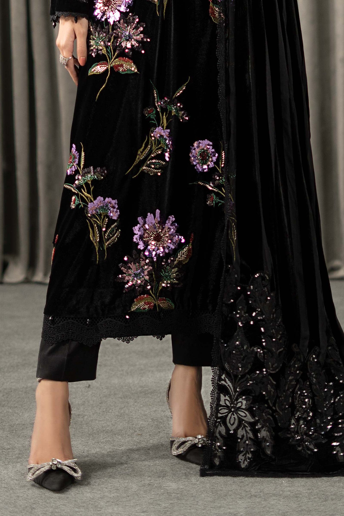 https://cdn.shopify.com/s/files/1/0620/8788/9062/files/D-6Closeup_F_cc4d9604-dc79-4e5c-be71-646fc31e6152.jpg?v=1765197084