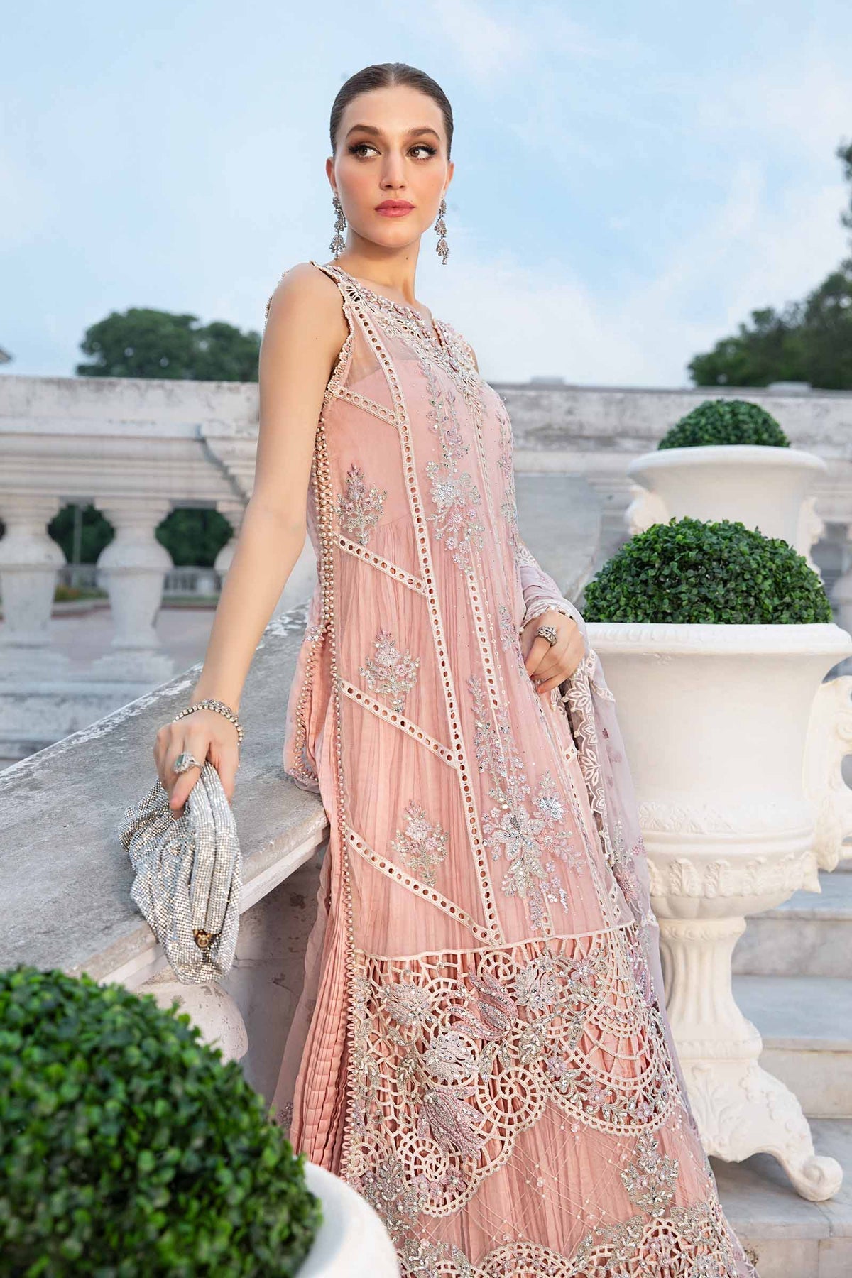 Emaan Adeel – MPC-24-106 Style
