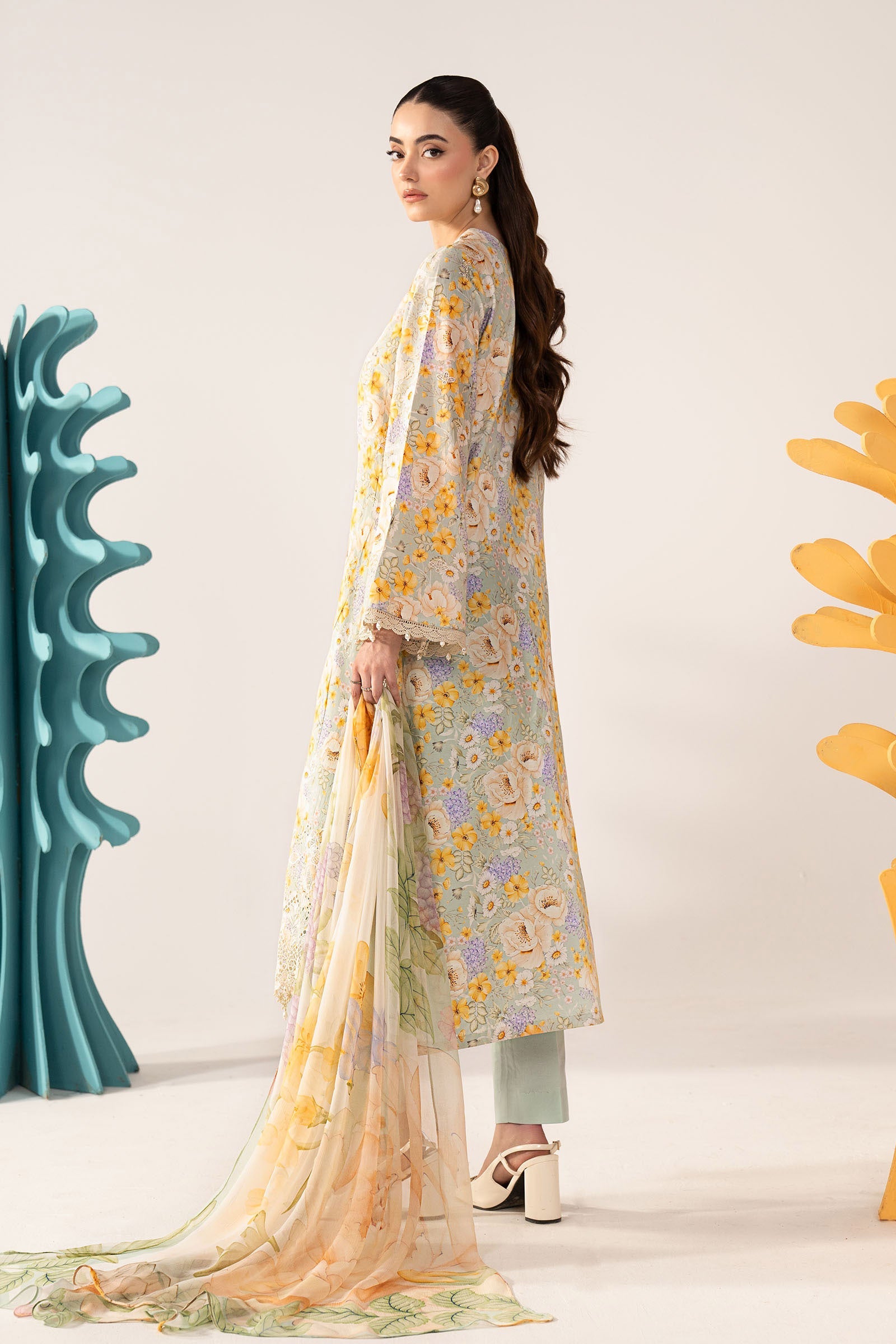 3 Piece Embroidered Lawn Suit