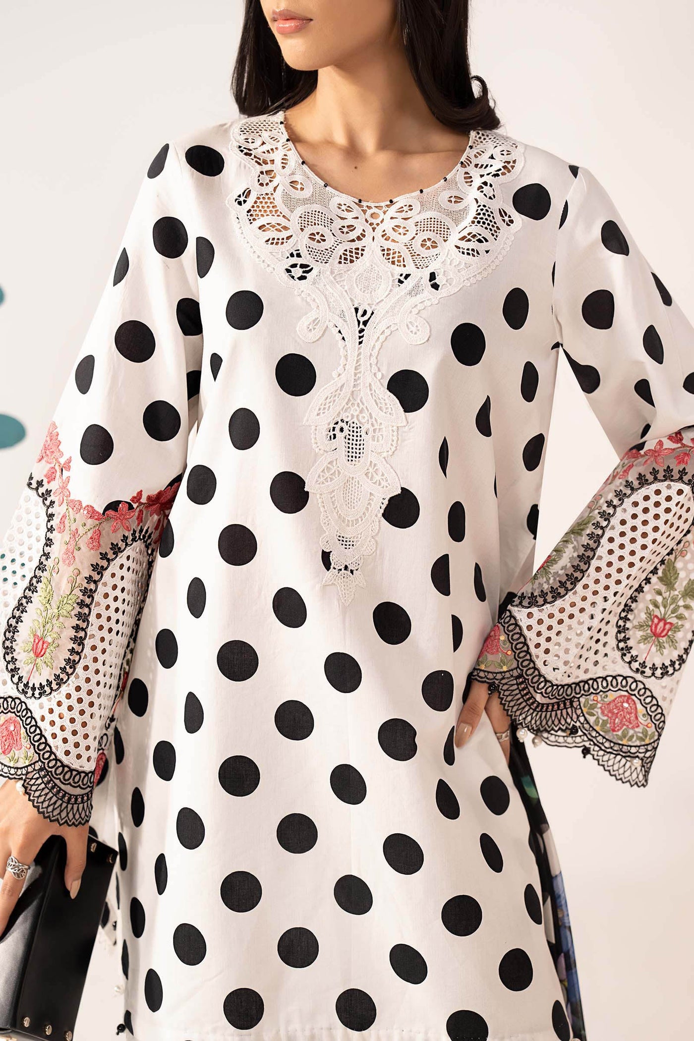 3 Piece Embroidered Lawn Suit