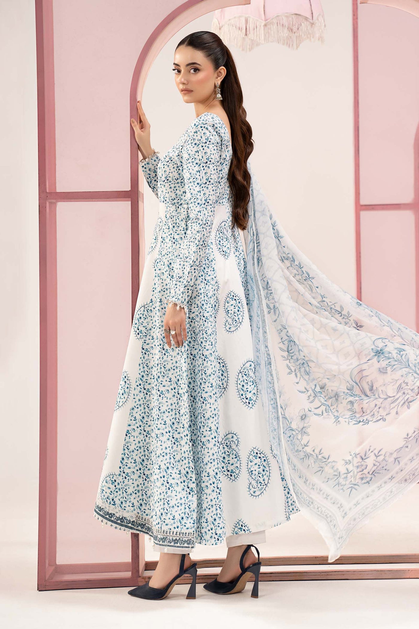3 Piece Embroidered Lawn Suit