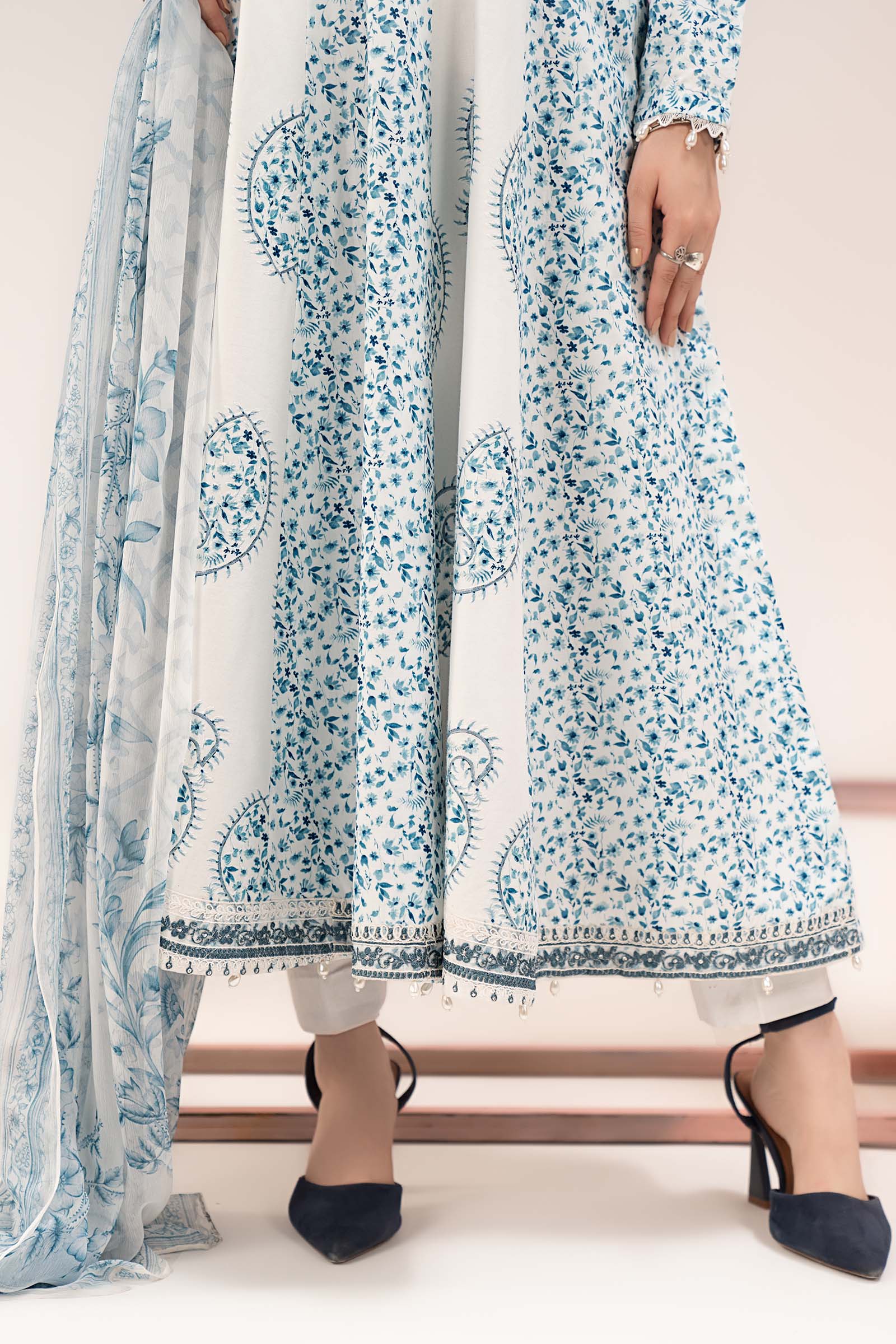3 Piece Embroidered Lawn Suit