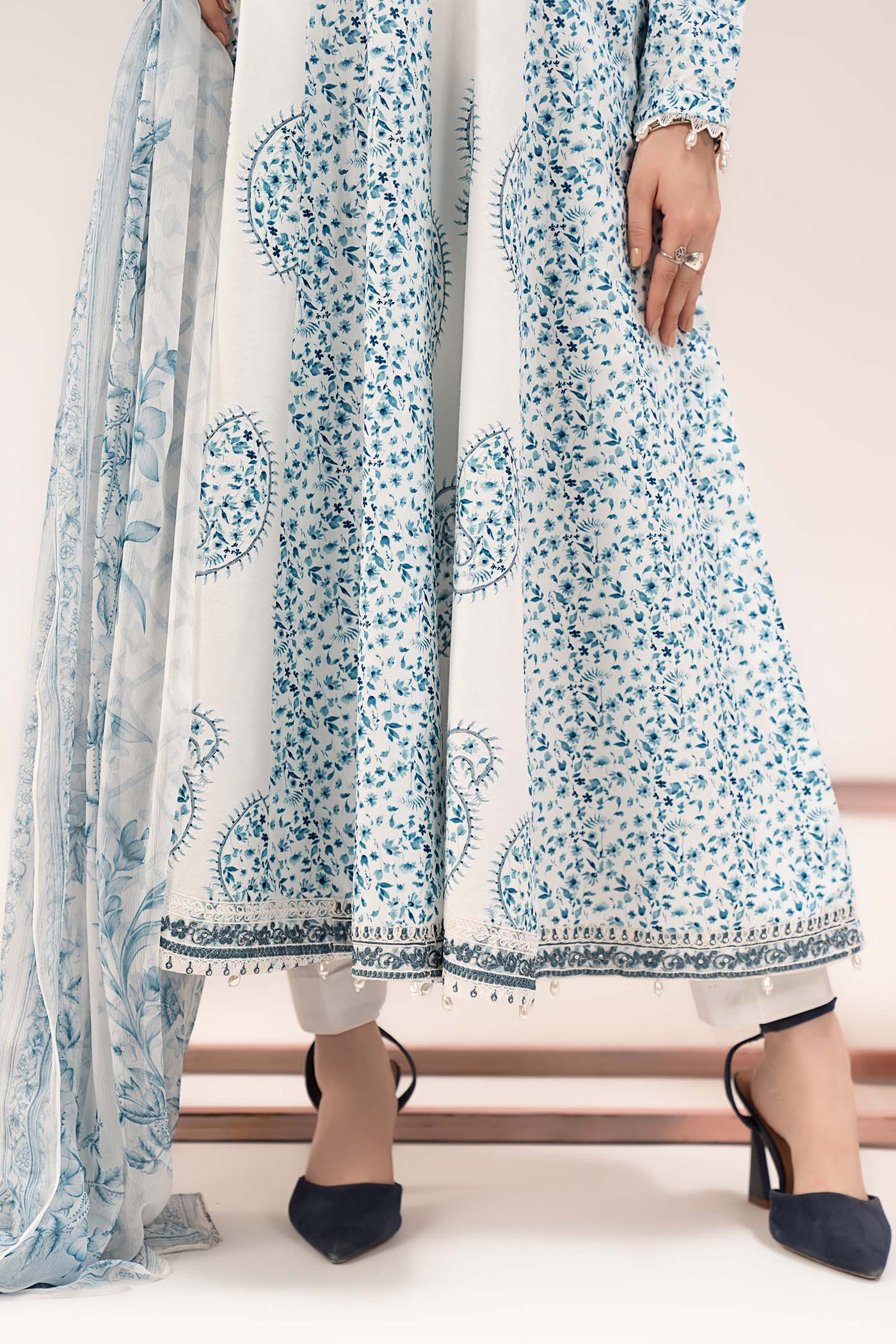 3 Piece Embroidered Lawn Suit