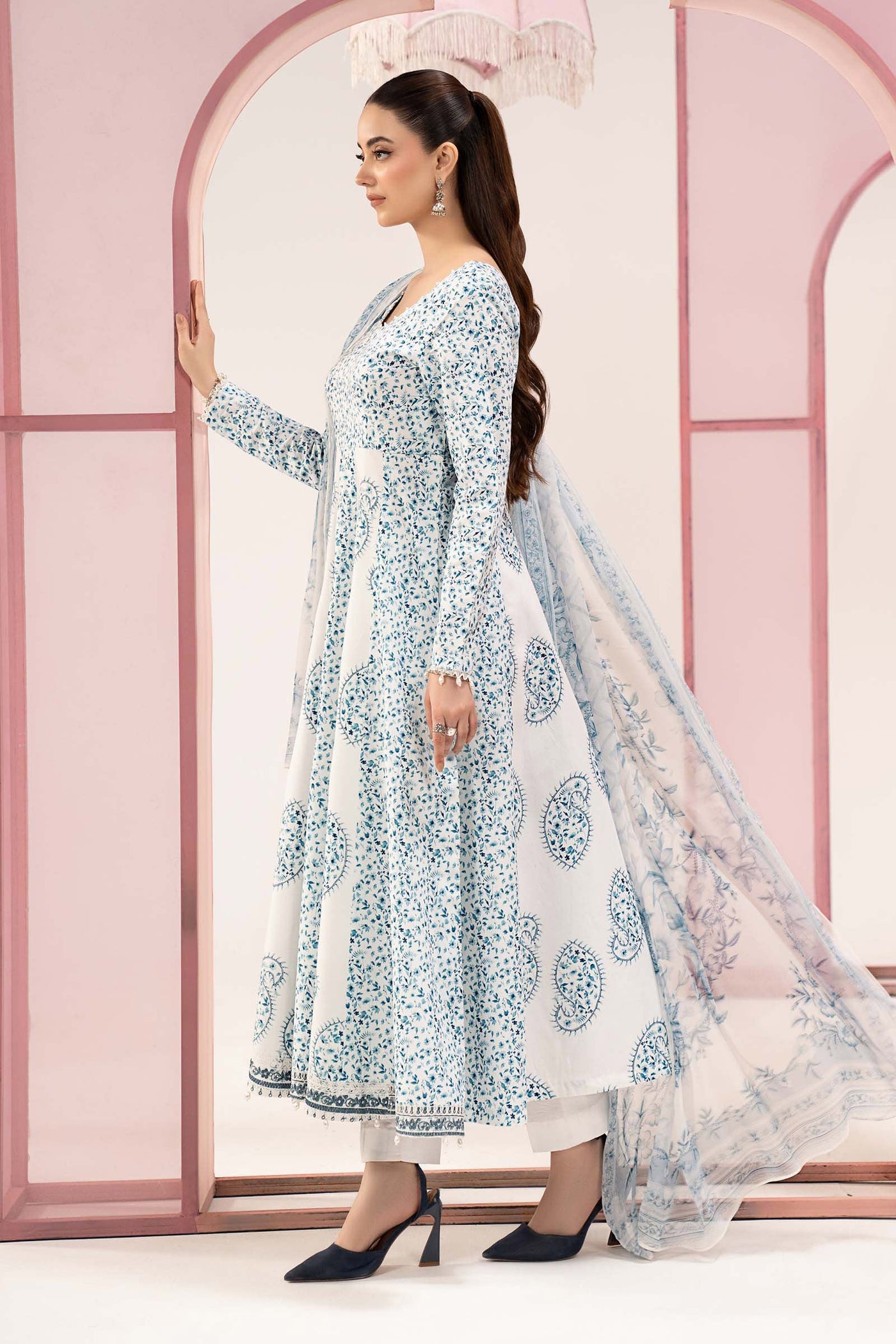 3 Piece Embroidered Lawn Suit
