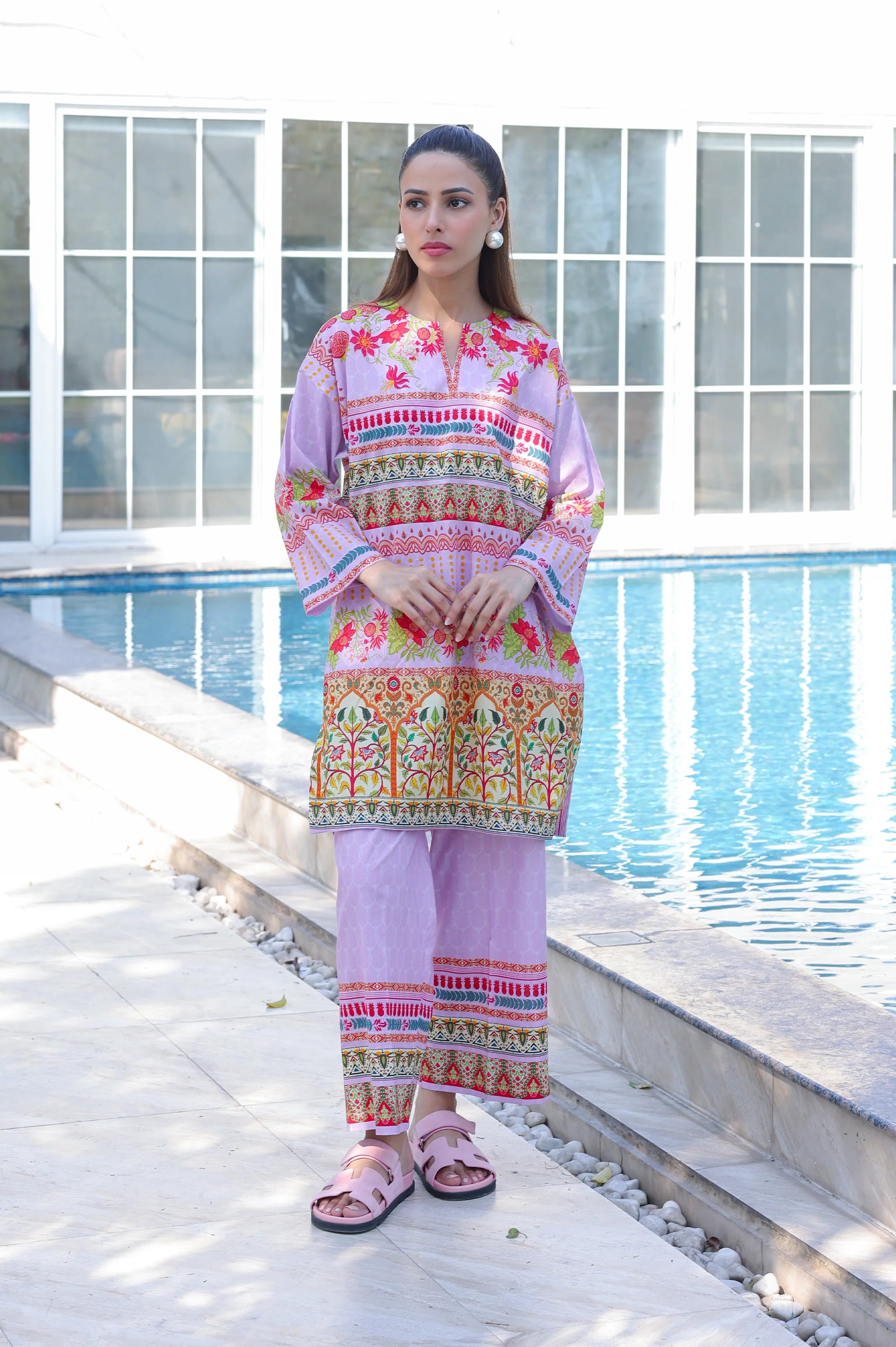 Sadiqa Set