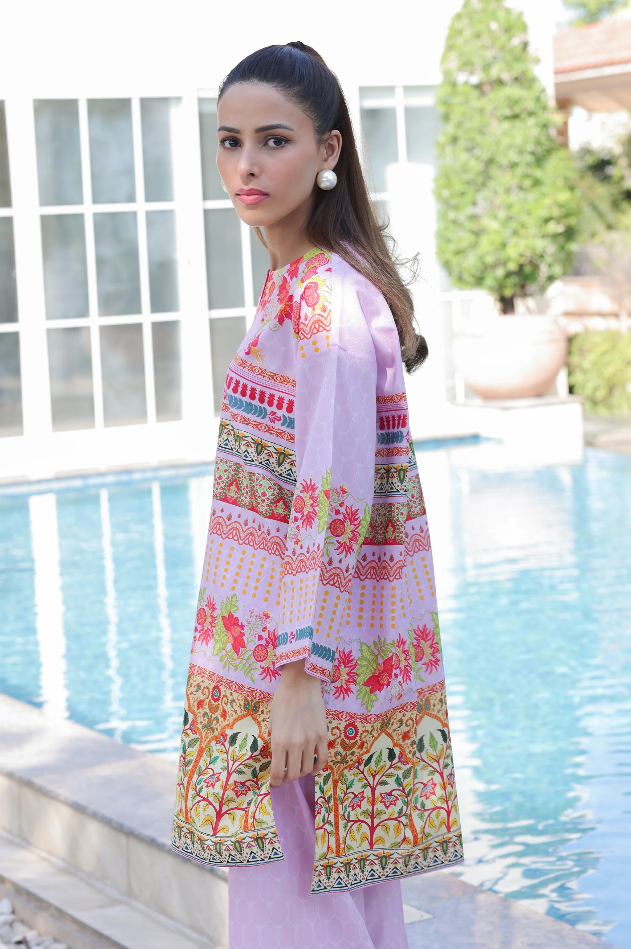 Sadiqa Set
