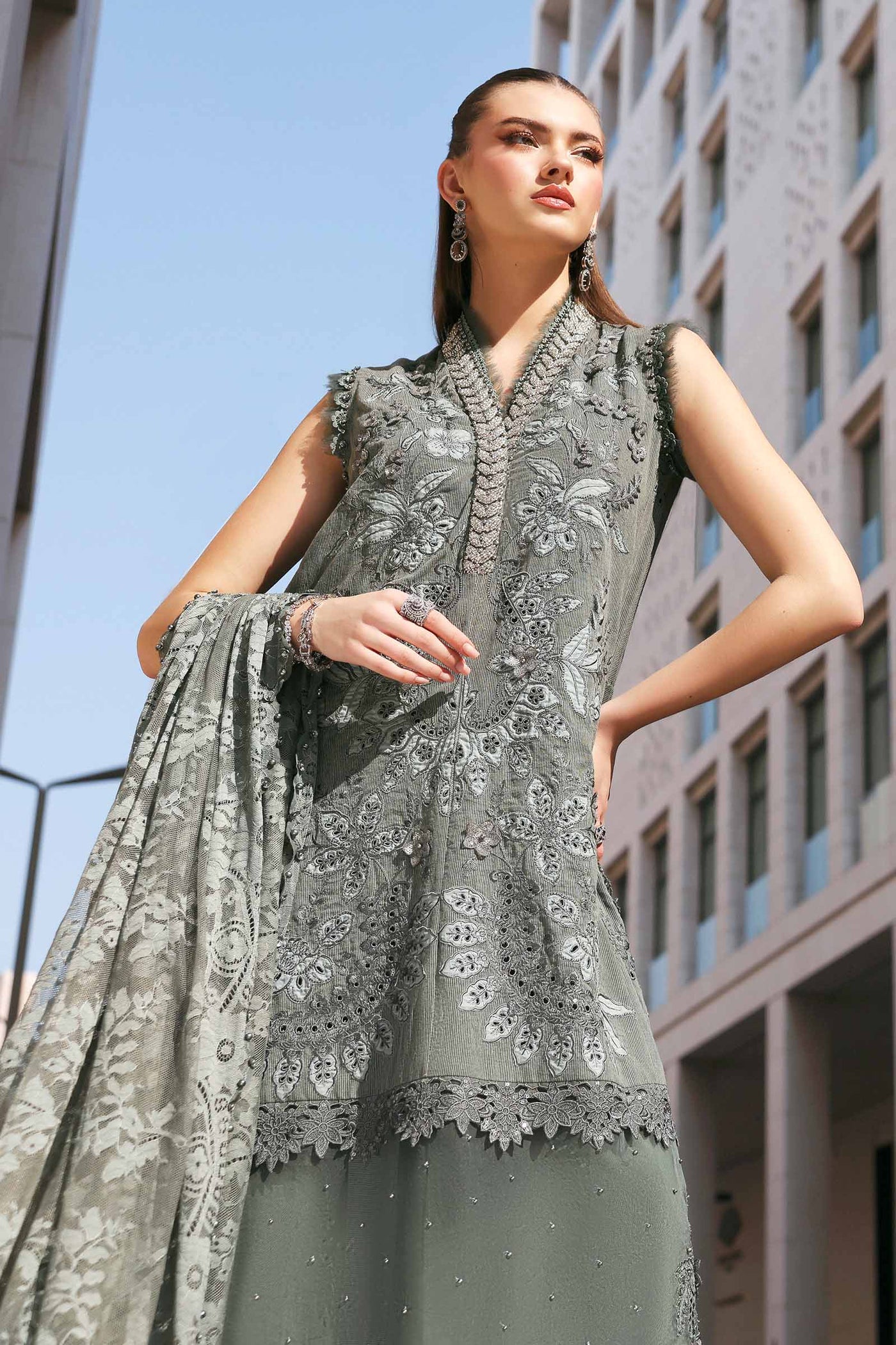 3 Piece Unstitched Embroidered Lawn Karandi Suit