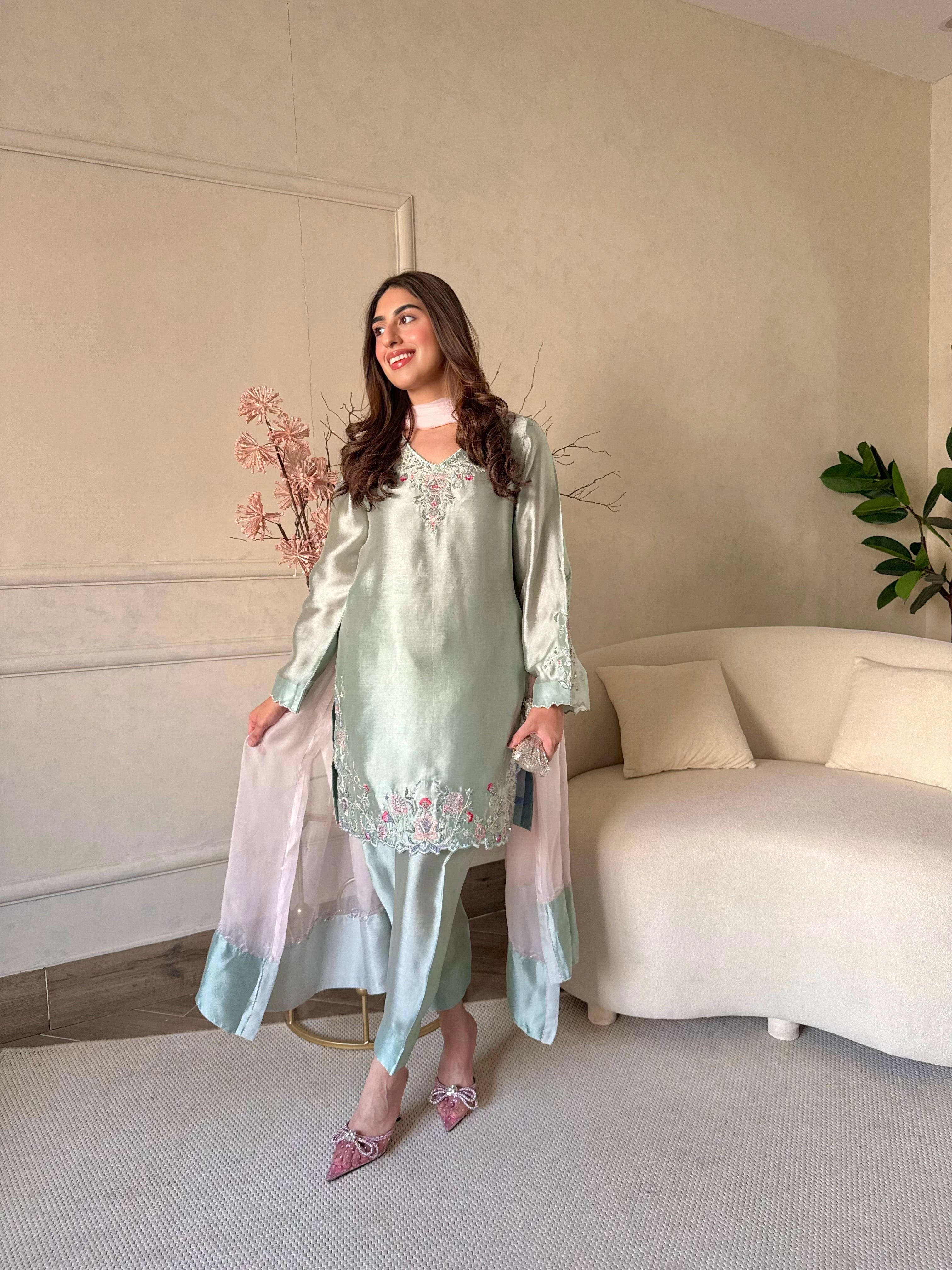 Elara pink