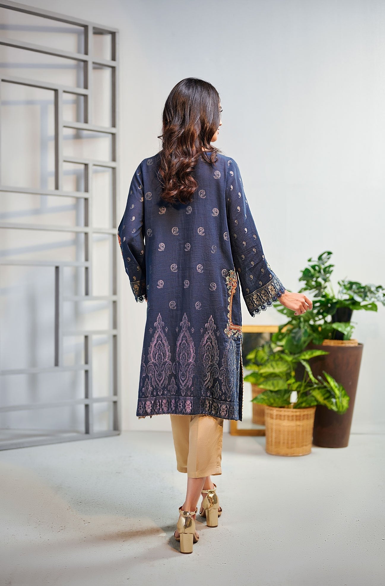Da-1524 Blue Embroidered Kurta