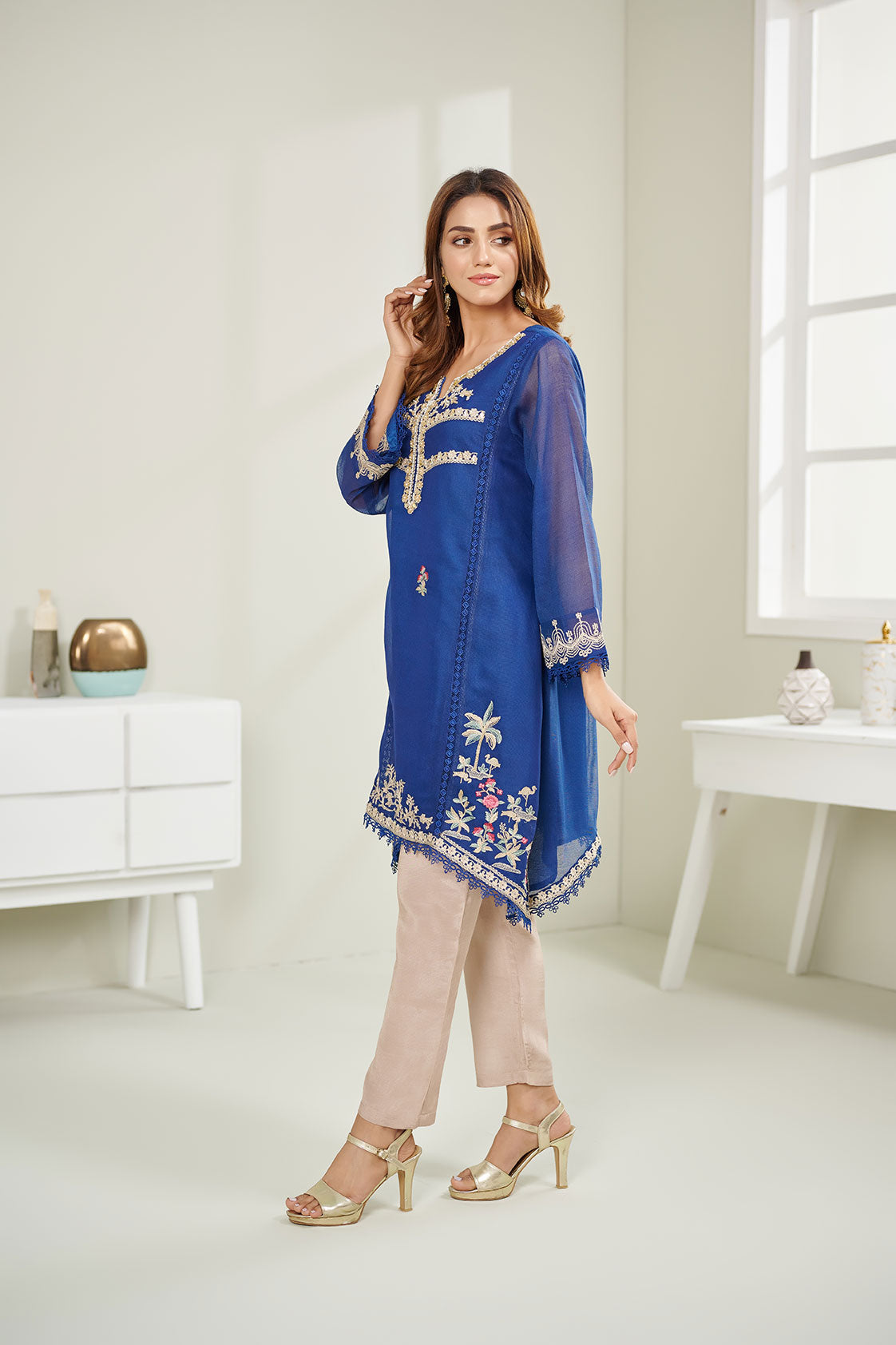 Da-1575 Blue Embroidered Kurta