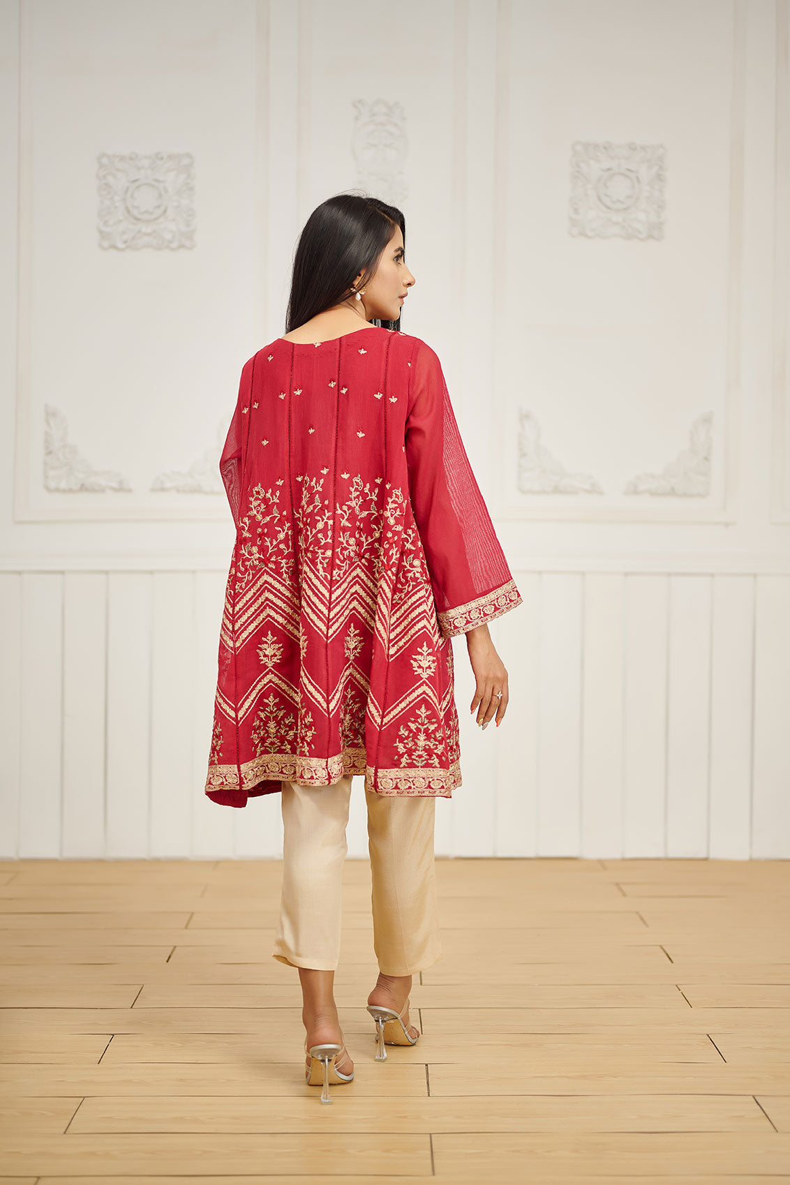 Da-1600 Maroon Embroidered Kurta