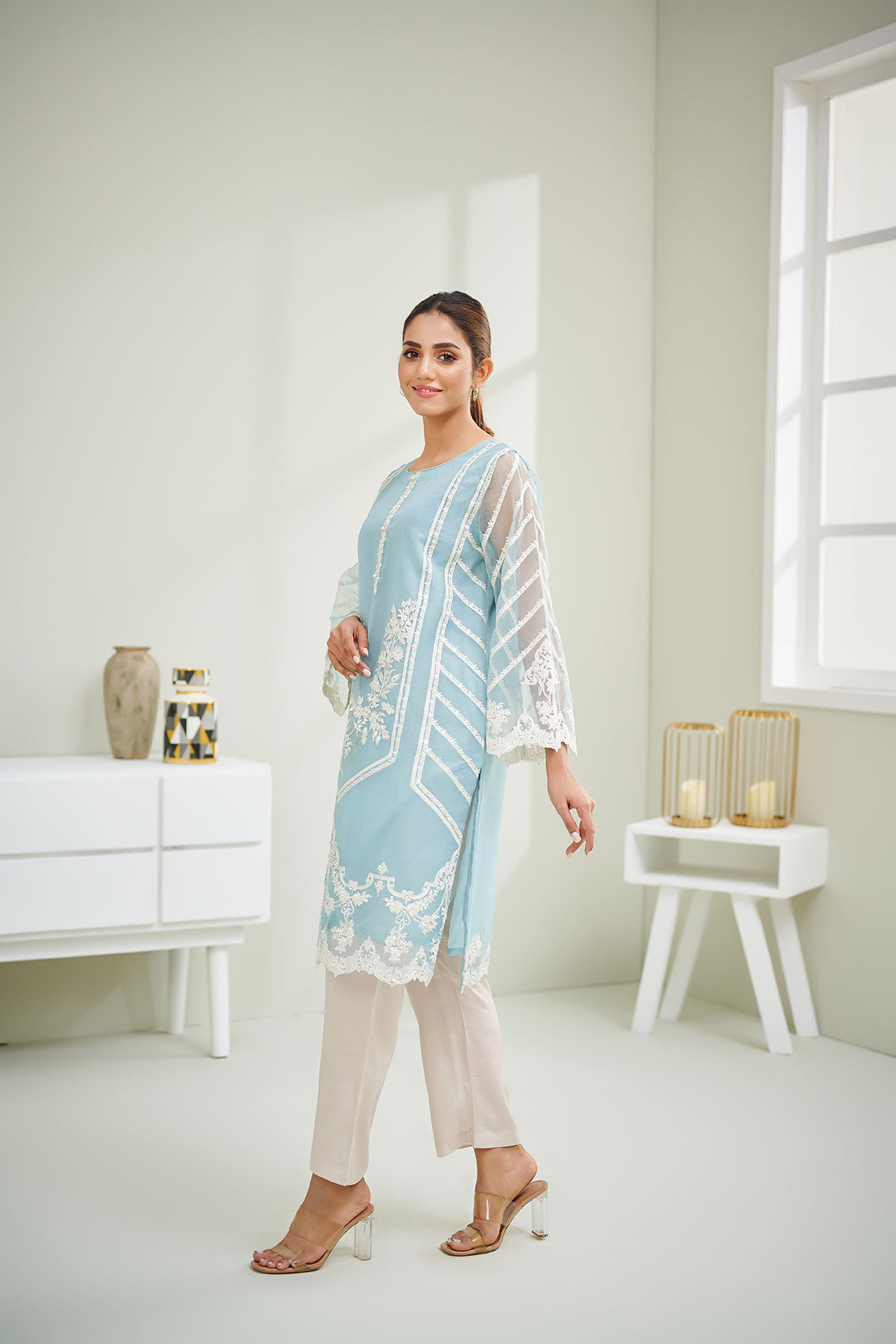 Da-1601 Sky Blue Embroidered Kurta