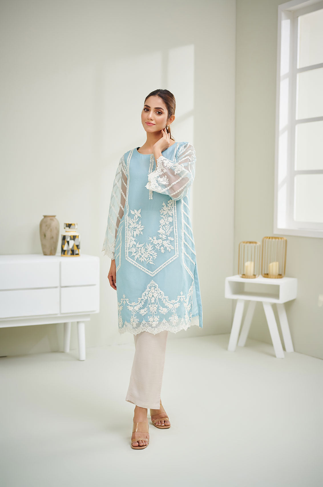 Da-1601 Sky Blue Embroidered Kurta