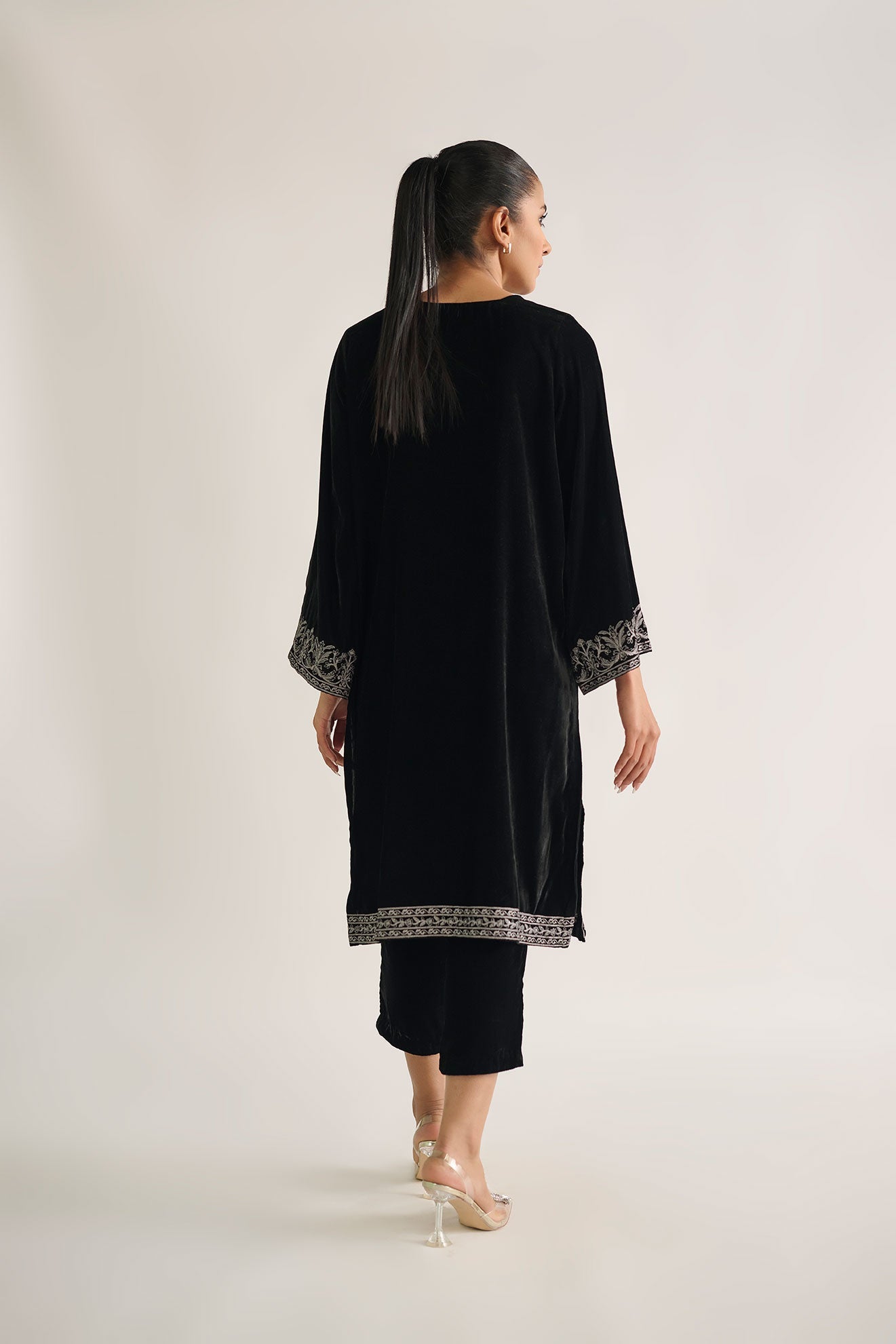 Da-1726 Black Embroidered Kurta