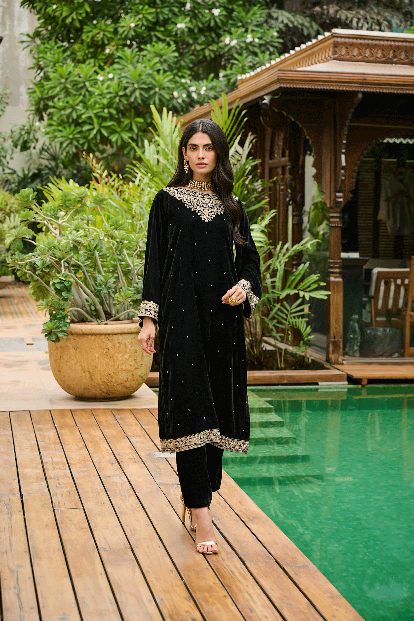 Da-1872 Black Embroidered Kurta