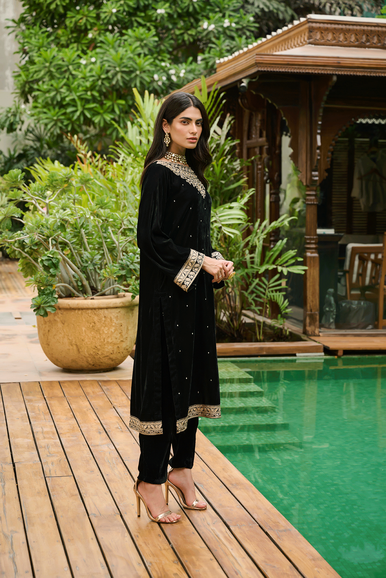 Da-1872 Black Embroidered Kurta