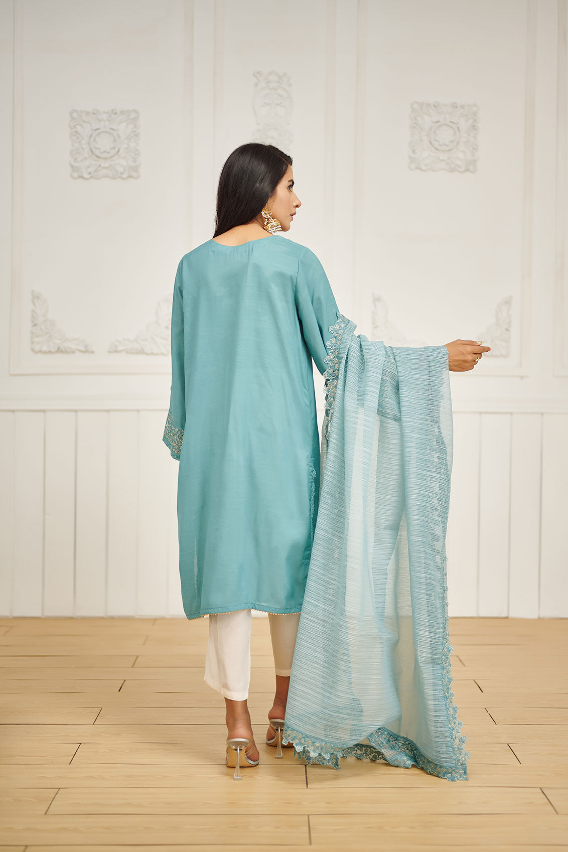 Da-2033 C-Green Embroidered Kurta With Dupatta