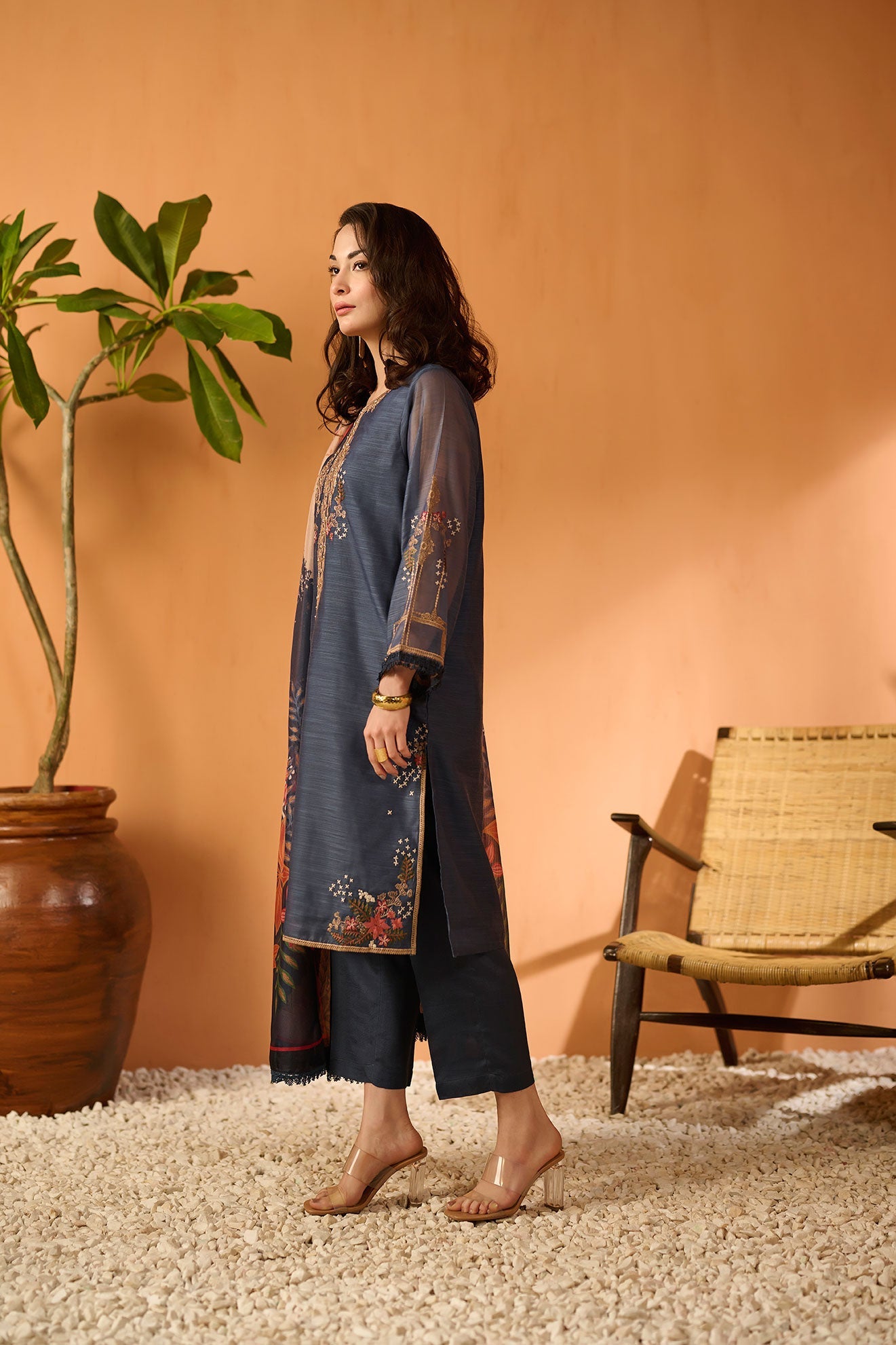 Da-2063 Navy Blue Embroidered Kurta With Dupatta