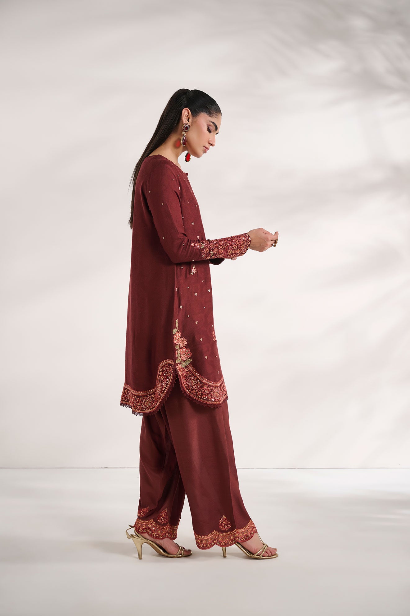 SS25DA-2593 BROWN  2PCS EMBROIDERED KURTA WITH TROUSER