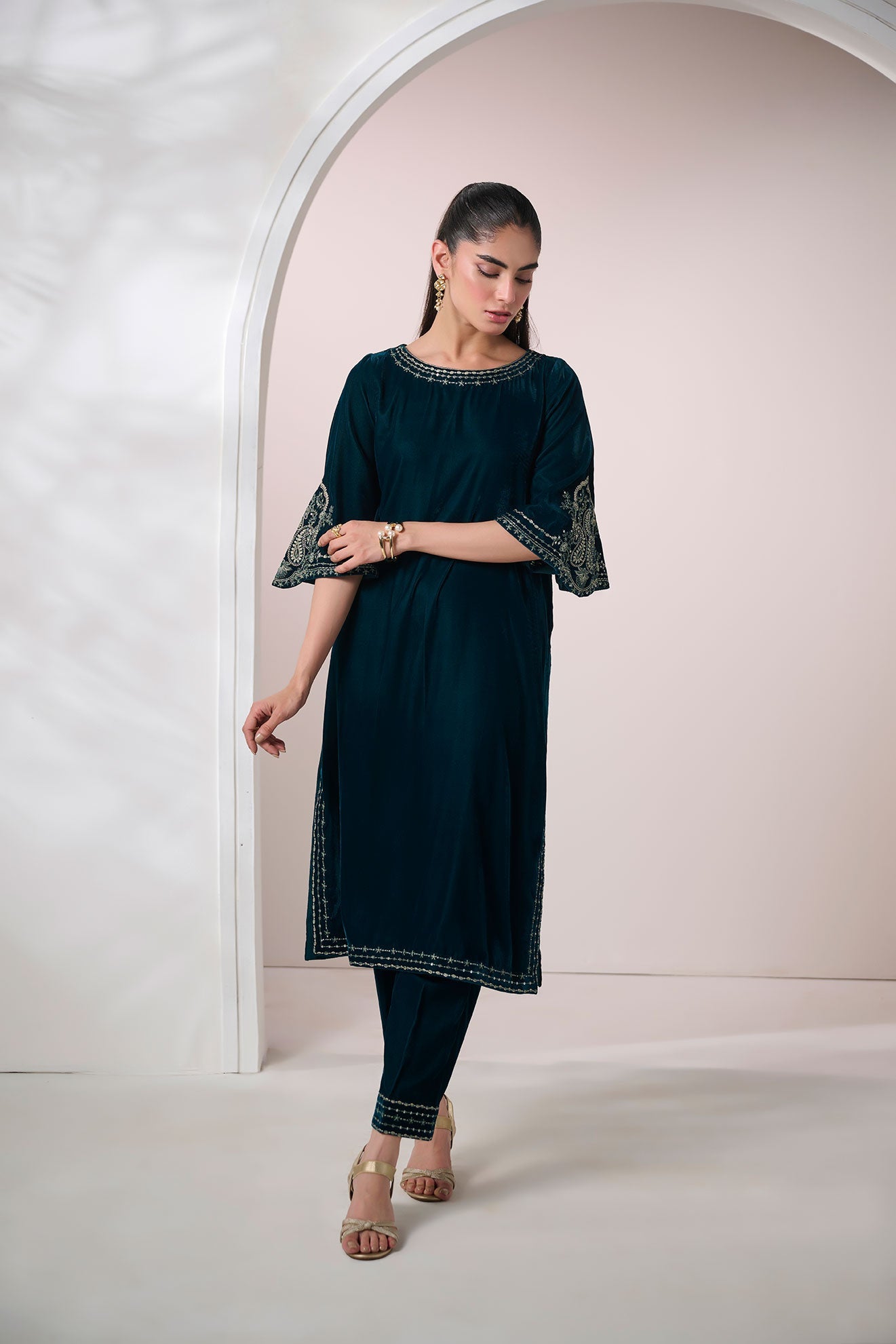 Fw24Da-2629 Dark Green 2Pcs Embroidered Kurta With Trouser