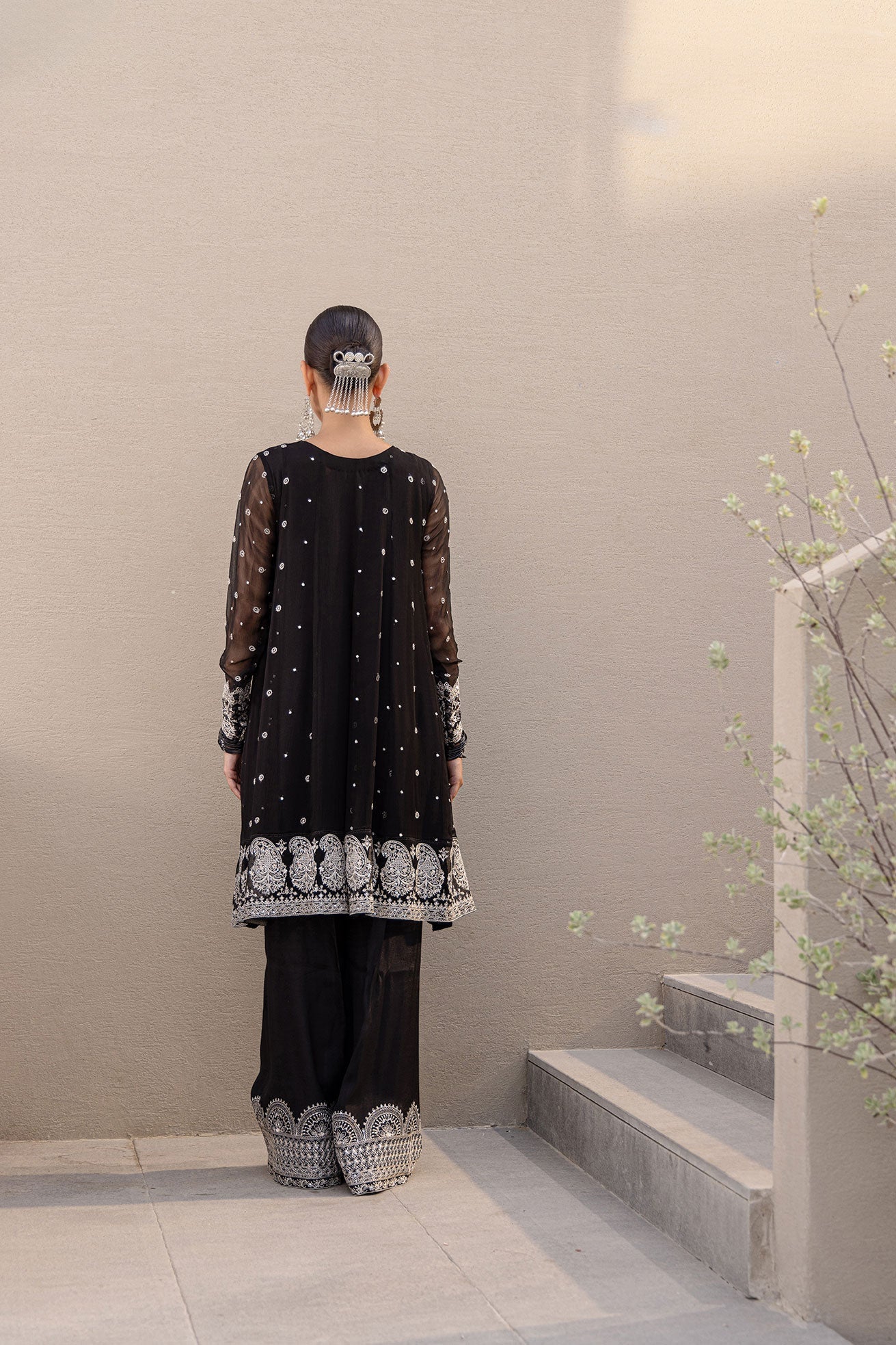 FW24DA-2652 BLACK 2PCS EMBROIDERED KURTA WITH TROUSER