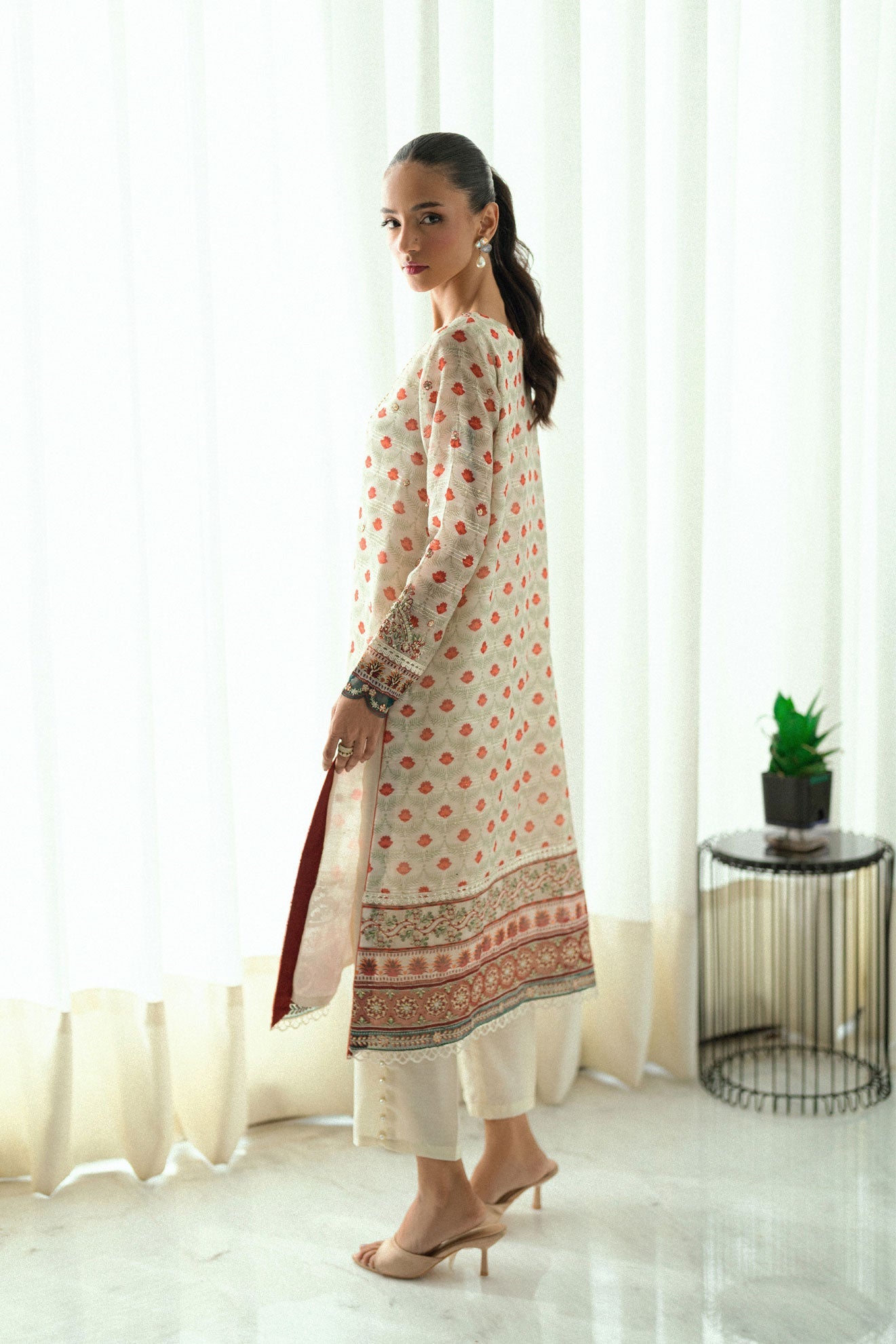 SS25DA-2685 CREAM  2PCS EMBROIDERED KURTA WITH TROUSER