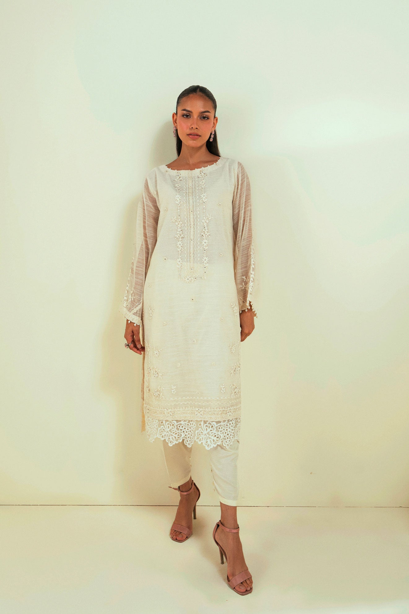 SS25DA-2738 OFF-WHITE  2PCS EMBROIDERED KURTA WITH TROUSER
