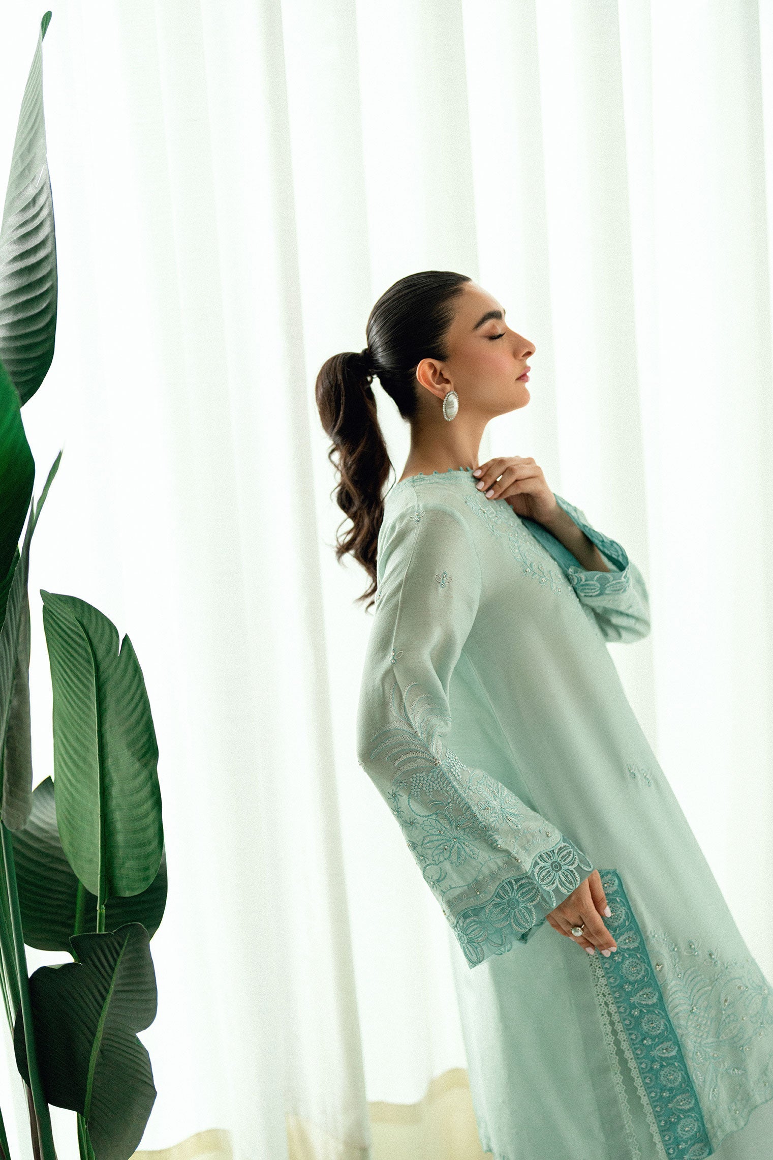 SS25DA-2747 MINT GREEN  2PCS EMBROIDERED KURTA WITH TROUSER