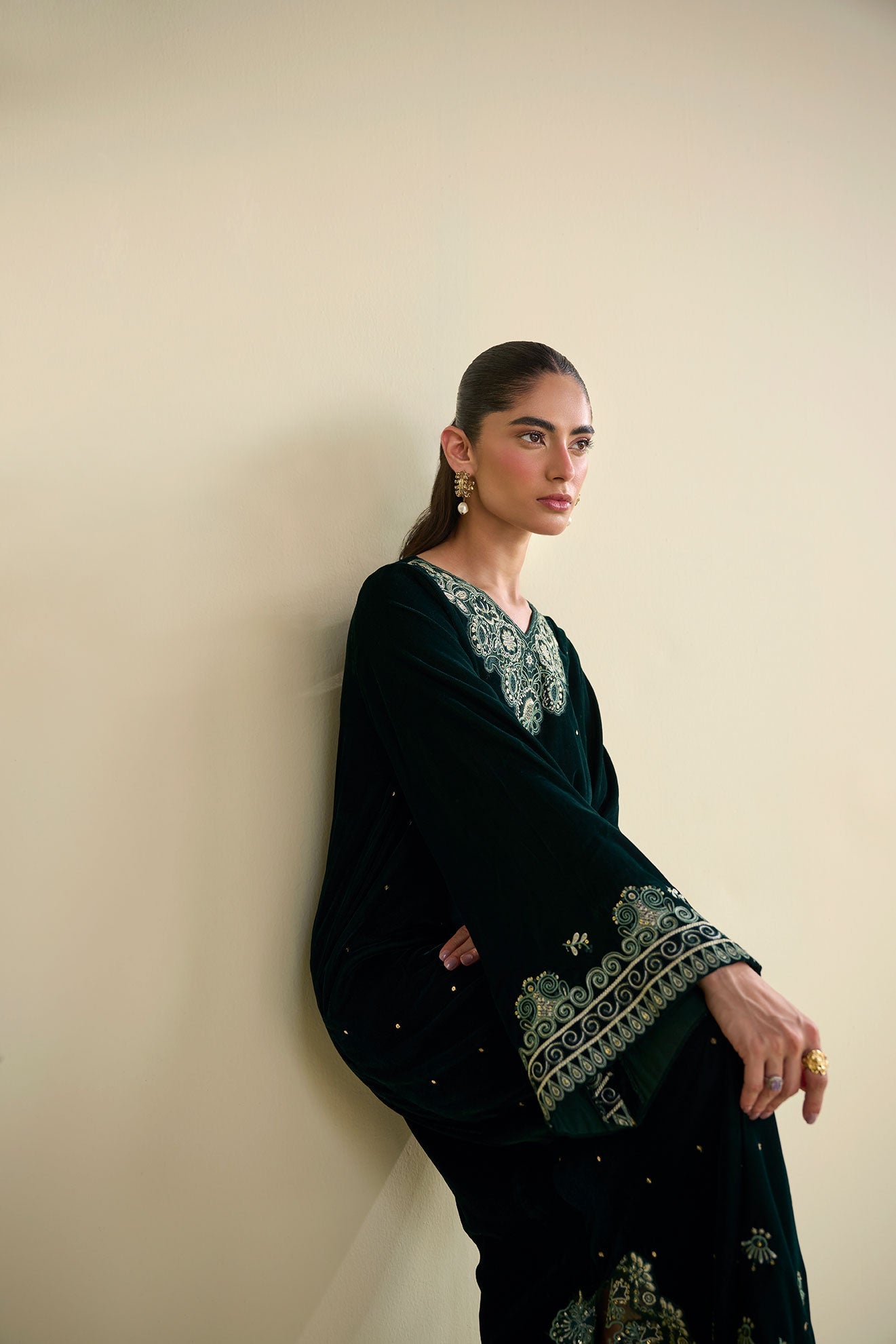 Fw25Da-2823 Bottle Green 2Pcs Embroidered Kurta With Trouser
