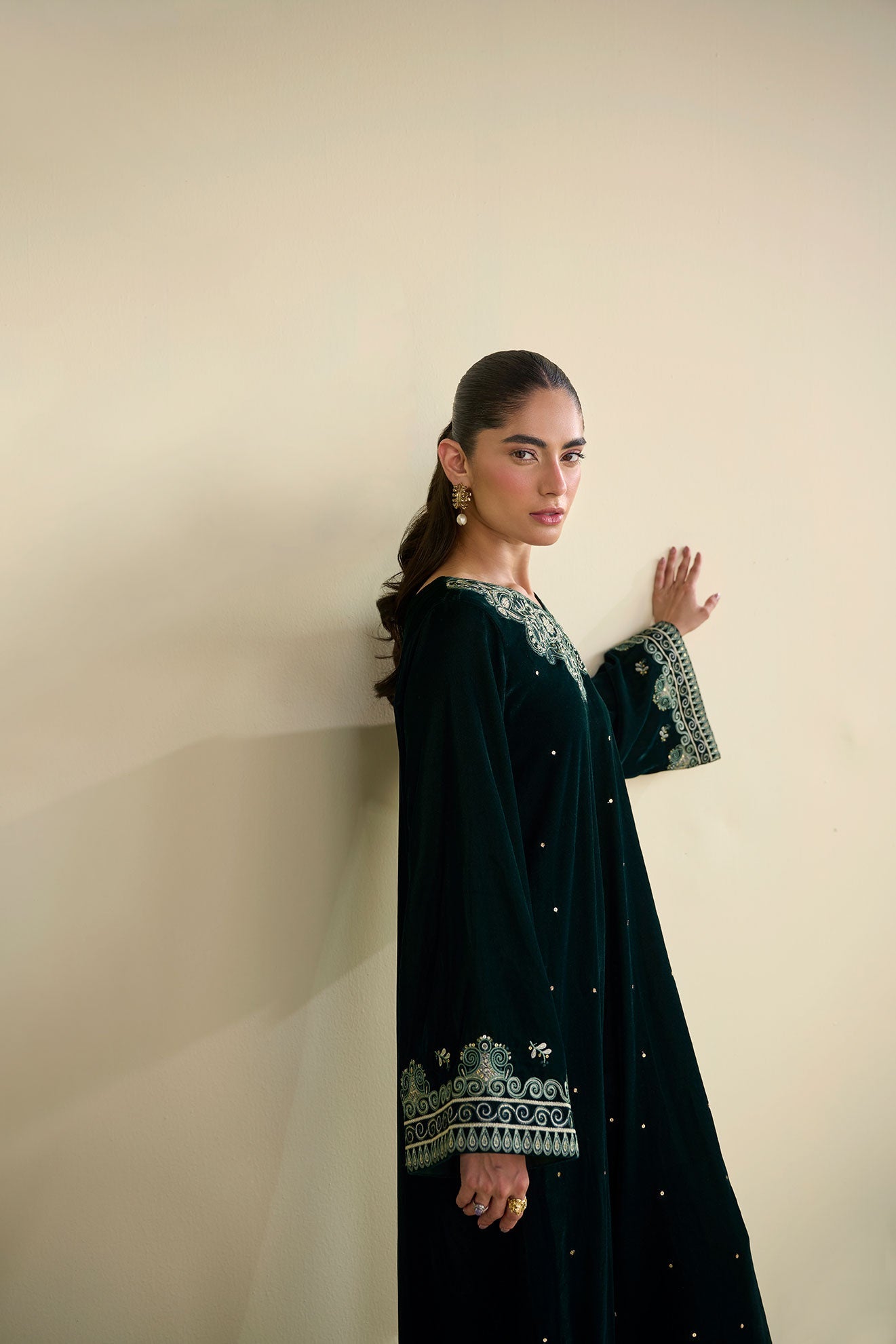 Fw25Da-2823 Bottle Green 2Pcs Embroidered Kurta With Trouser