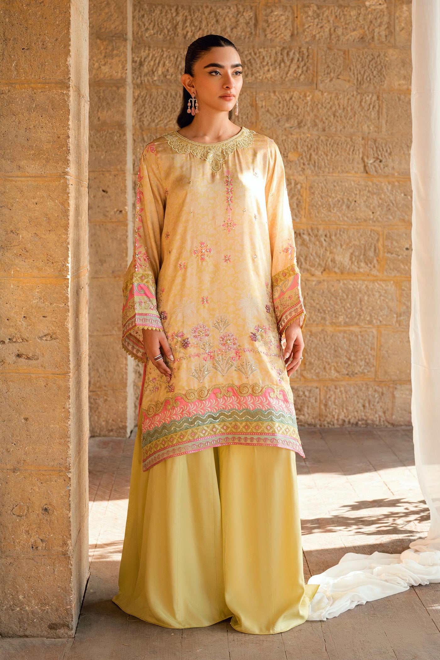 Ss26Da-2892 Yellow 2Pcs Hand Embellished Kurta With Trouser