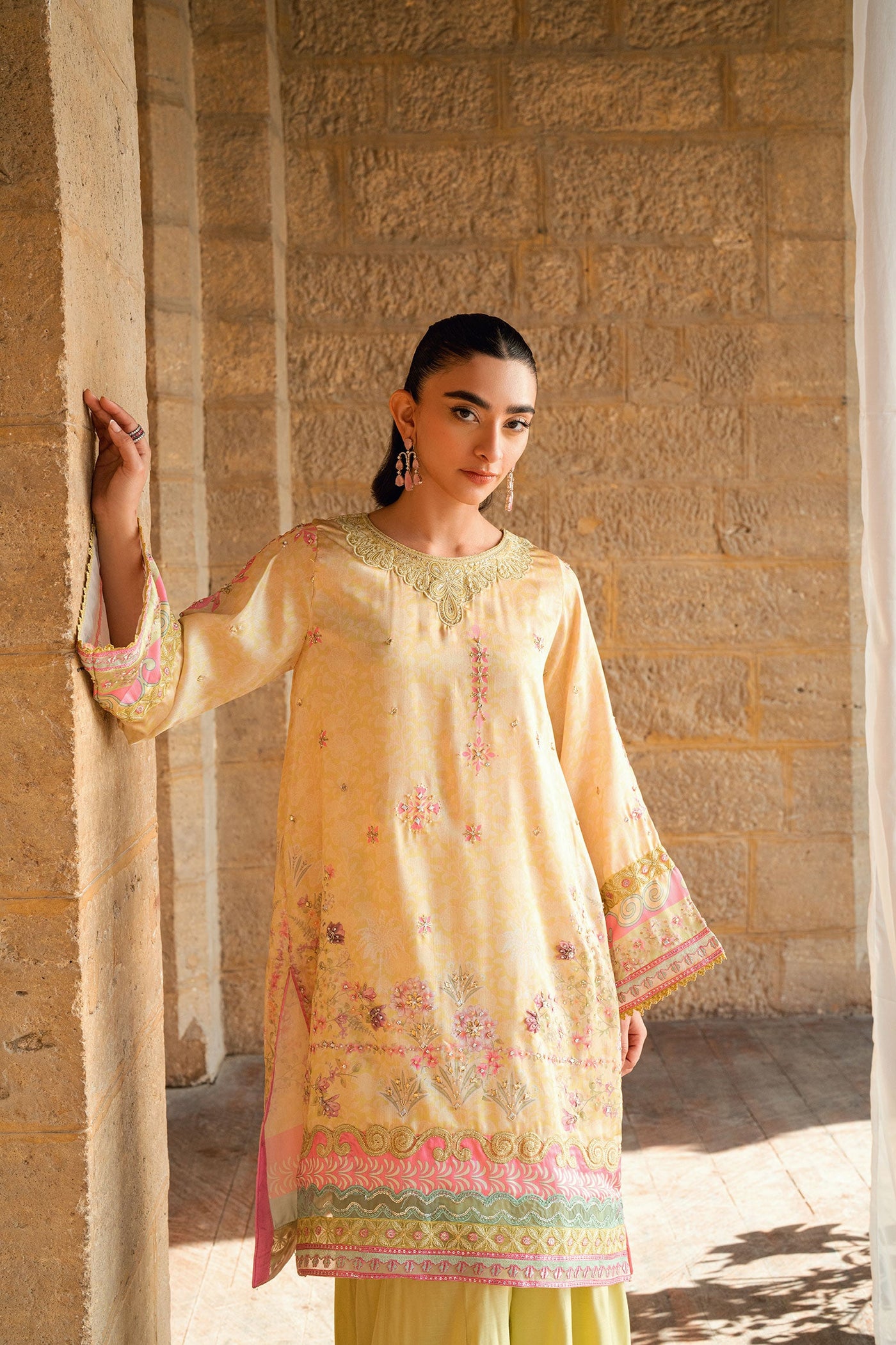 Ss26Da-2892 Yellow 2Pcs Hand Embellished Kurta With Trouser