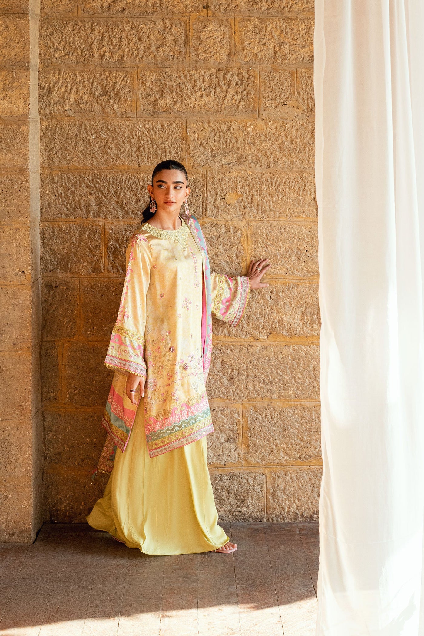 Ss26Da-2892 Yellow 2Pcs Hand Embellished Kurta With Trouser