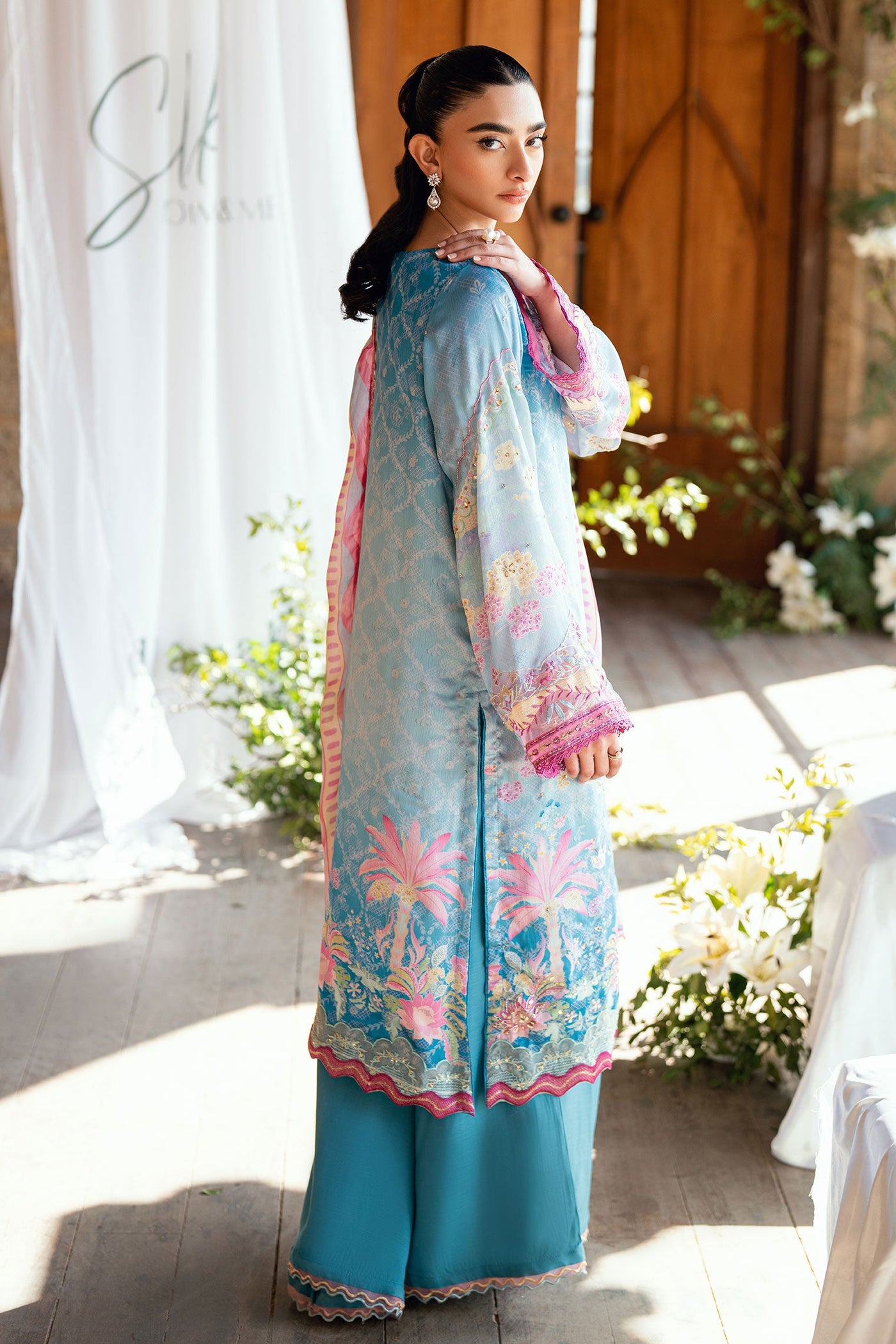 Ss26Da-2898 Blue 2Pcs Hand Embellished Kurta With Trouser