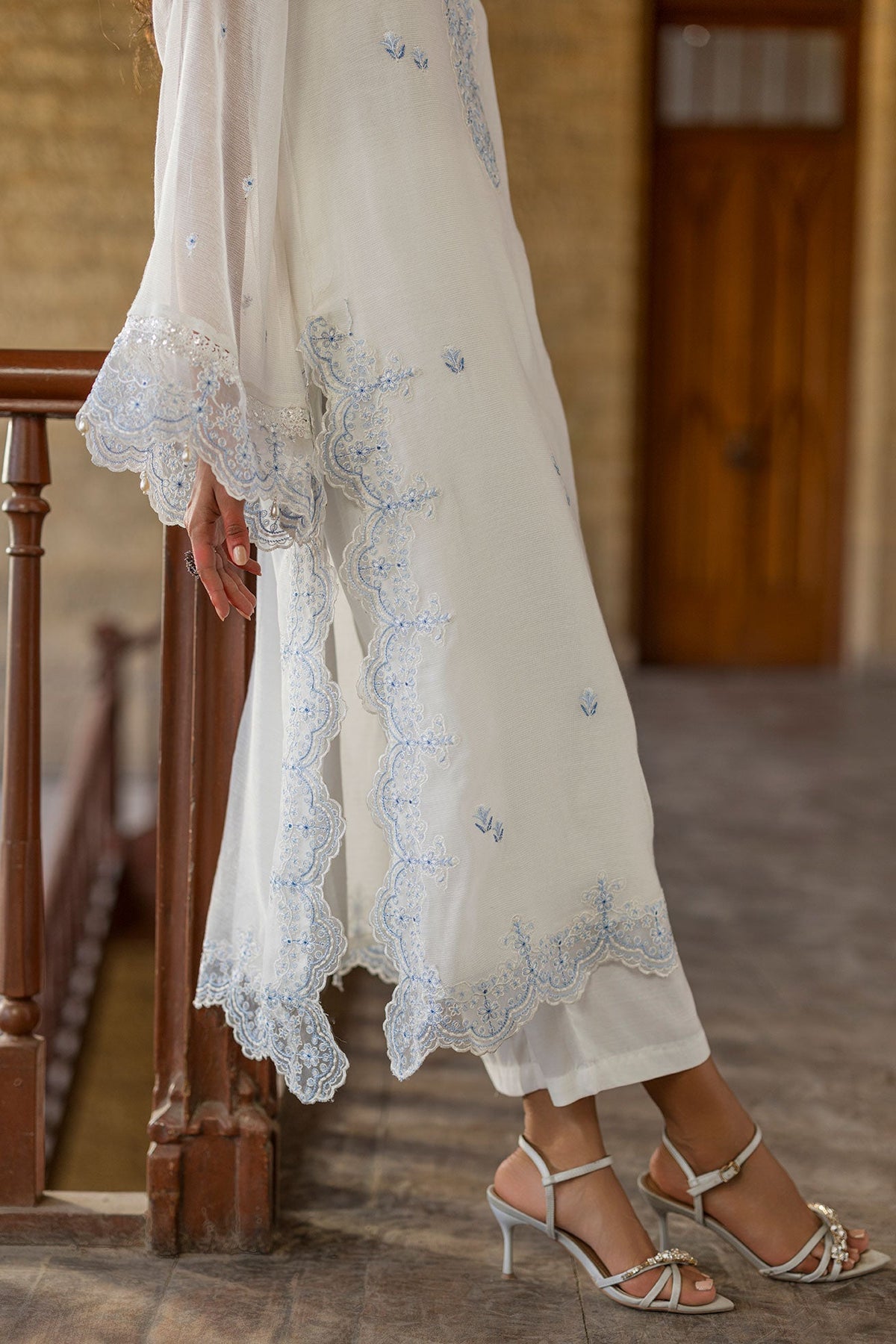 SS26DA-2924 WHITE 2PCS  EMBROIDERED KURTA WITH TROUSER