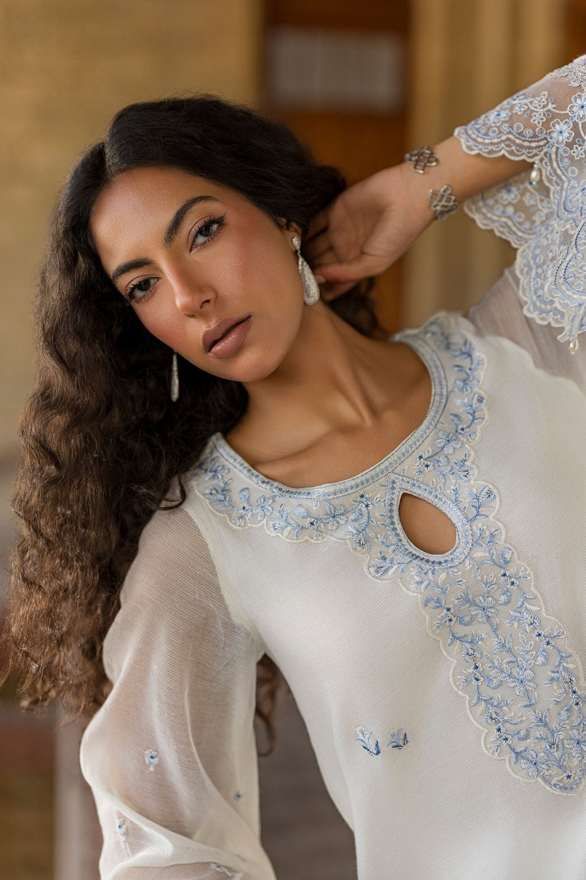 SS26DA-2924 WHITE 2PCS  EMBROIDERED KURTA WITH TROUSER