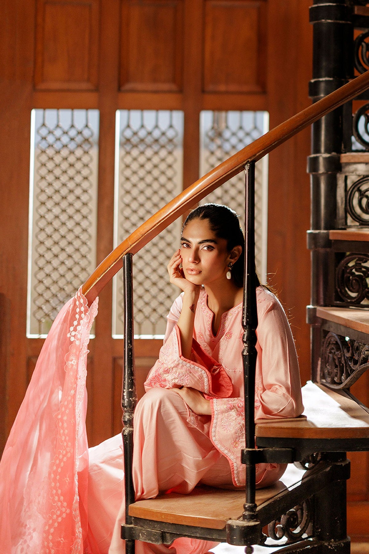 SS26DA-2946 PINK 2PCS  EMBROIDERED KURTA WITH TROUSER