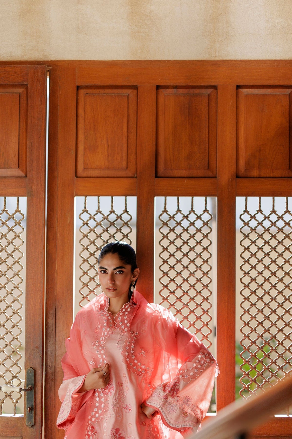 SS26DA-2946 PINK 2PCS  EMBROIDERED KURTA WITH TROUSER