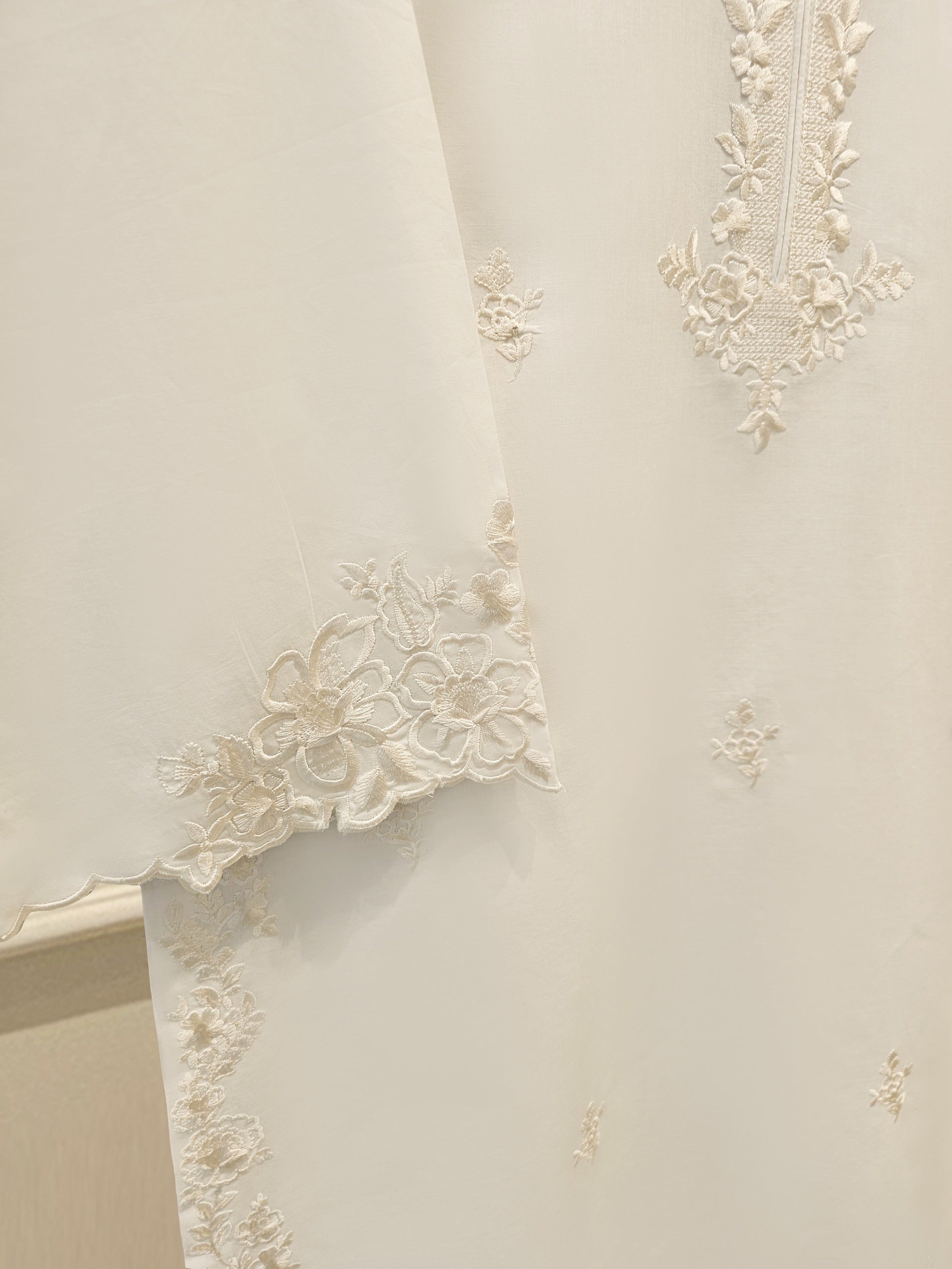 Pure Embroidered Lawn Suit S111632