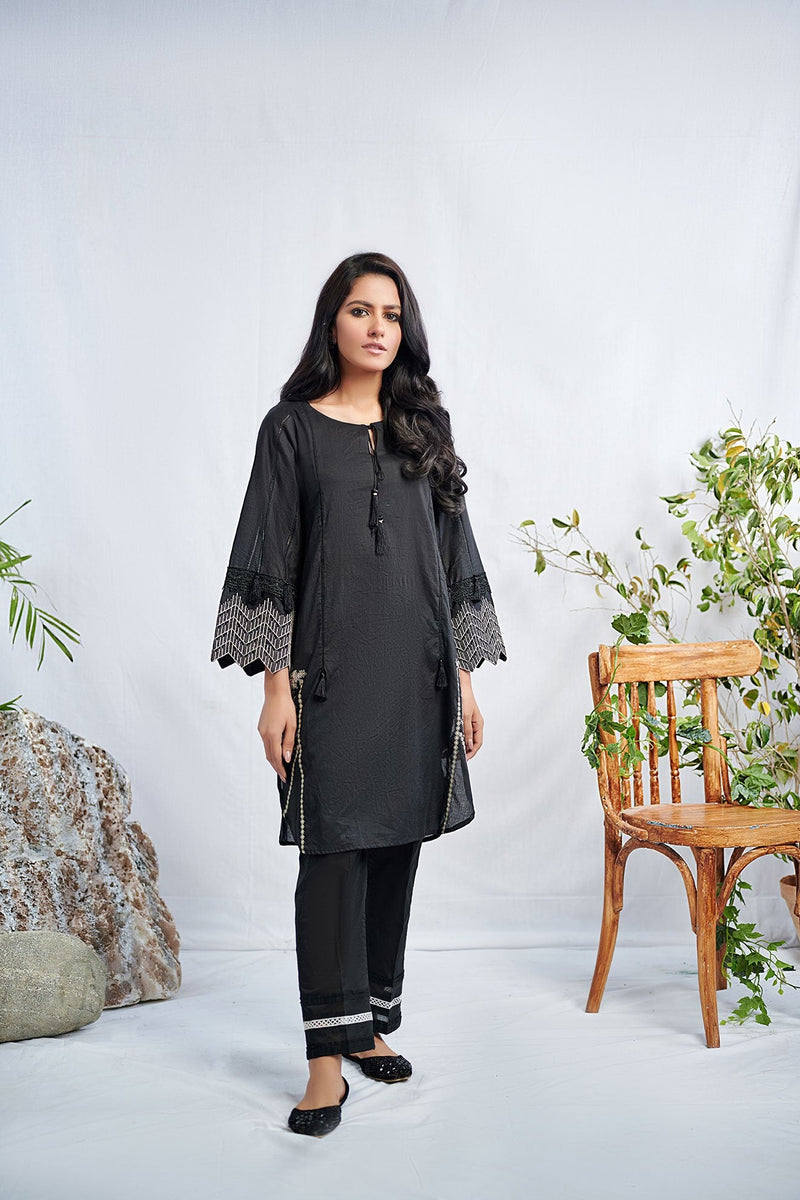 DC-0365 Black Embroidered Kurta